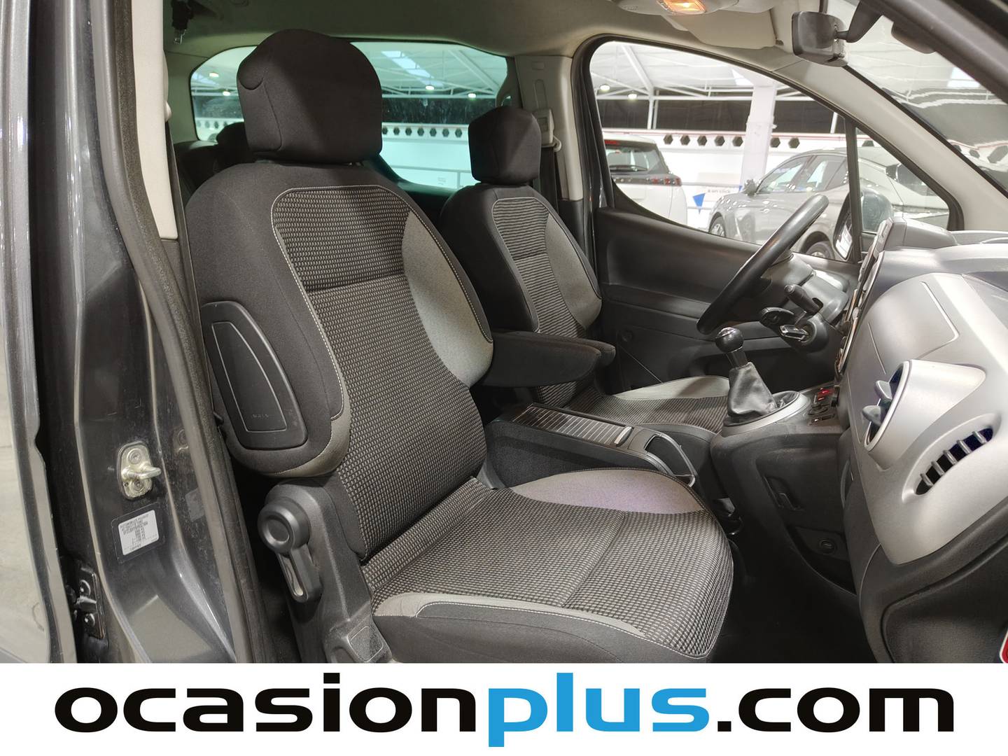 Foto Peugeot Partner Peugeot Partner Tepee BlueHDi 100 Outdoor (100 CV)