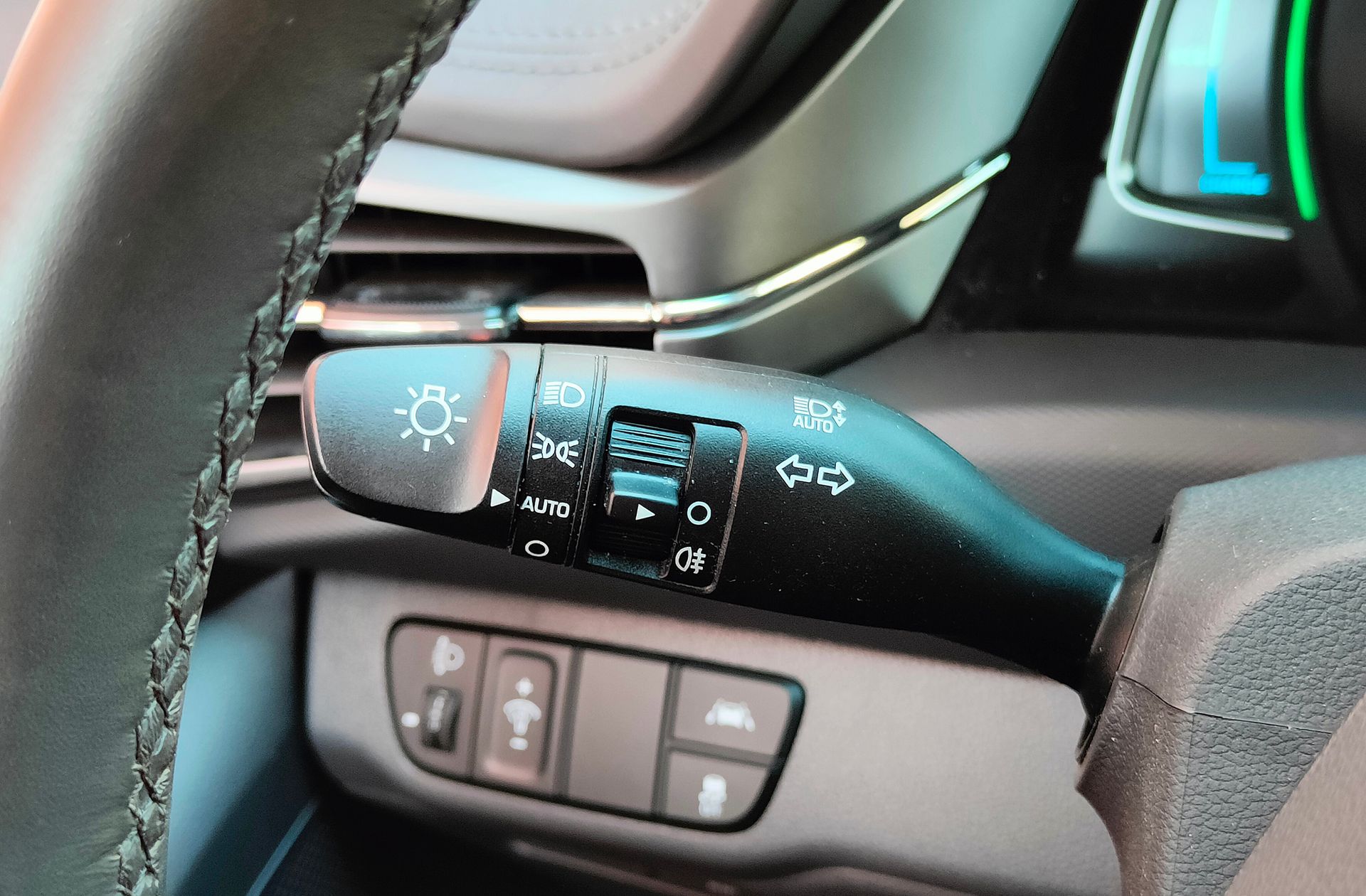 Hyundai Ioniq 1.6 GDI HEV Tecno DCT - foto 29