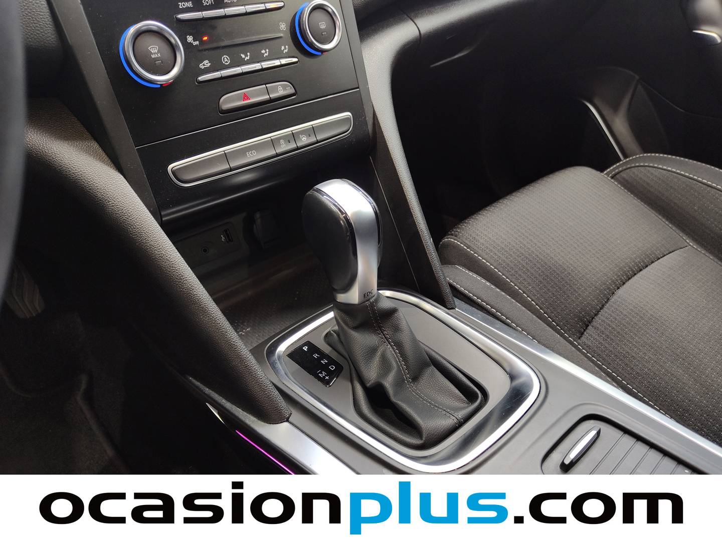 Foto Renault Mégane Renault Megane Zen TCe (140 CV) EDC GPF