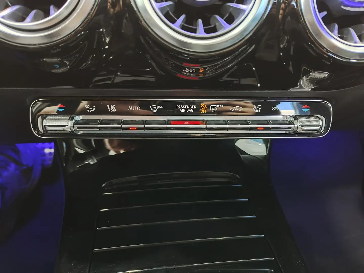 Foto Mercedes Clase A Mercedes-Benz Clase A 180d 85 kW (116 CV) Pack AMG