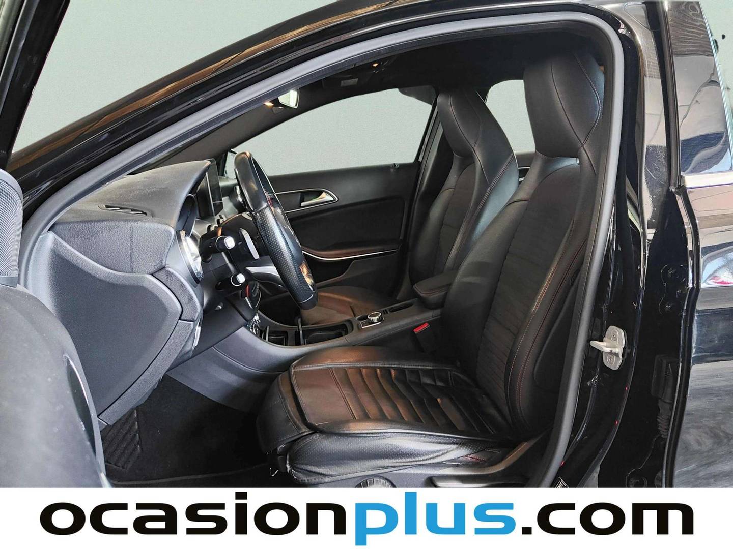 Foto asientos delanteros Mercedes GLA Mercedes GLA 200 d AMG Line (136 CV)