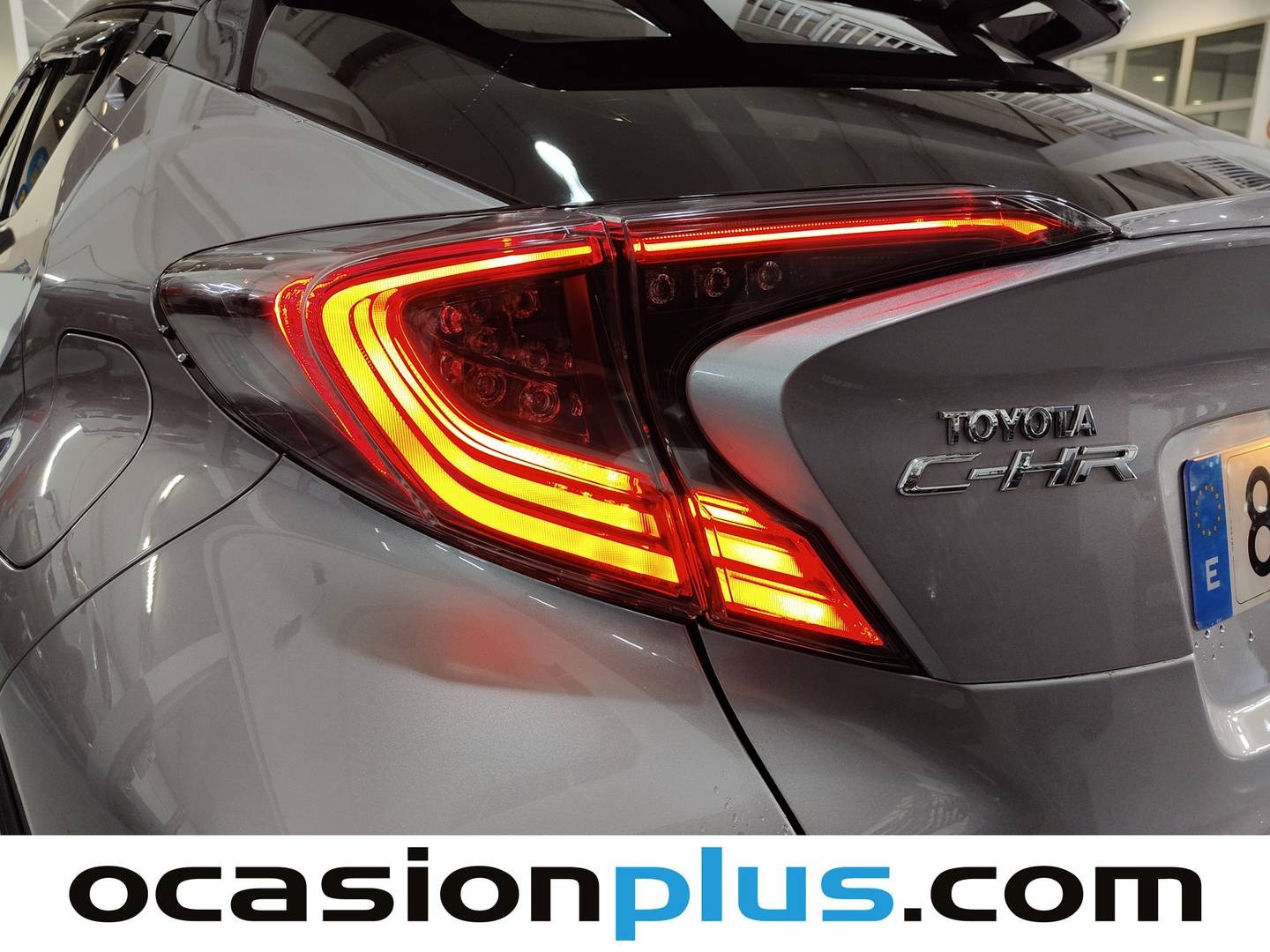 Foto Toyota C-HR Toyota C-HR 1.8 125H Dynamic Plus (122 CV)