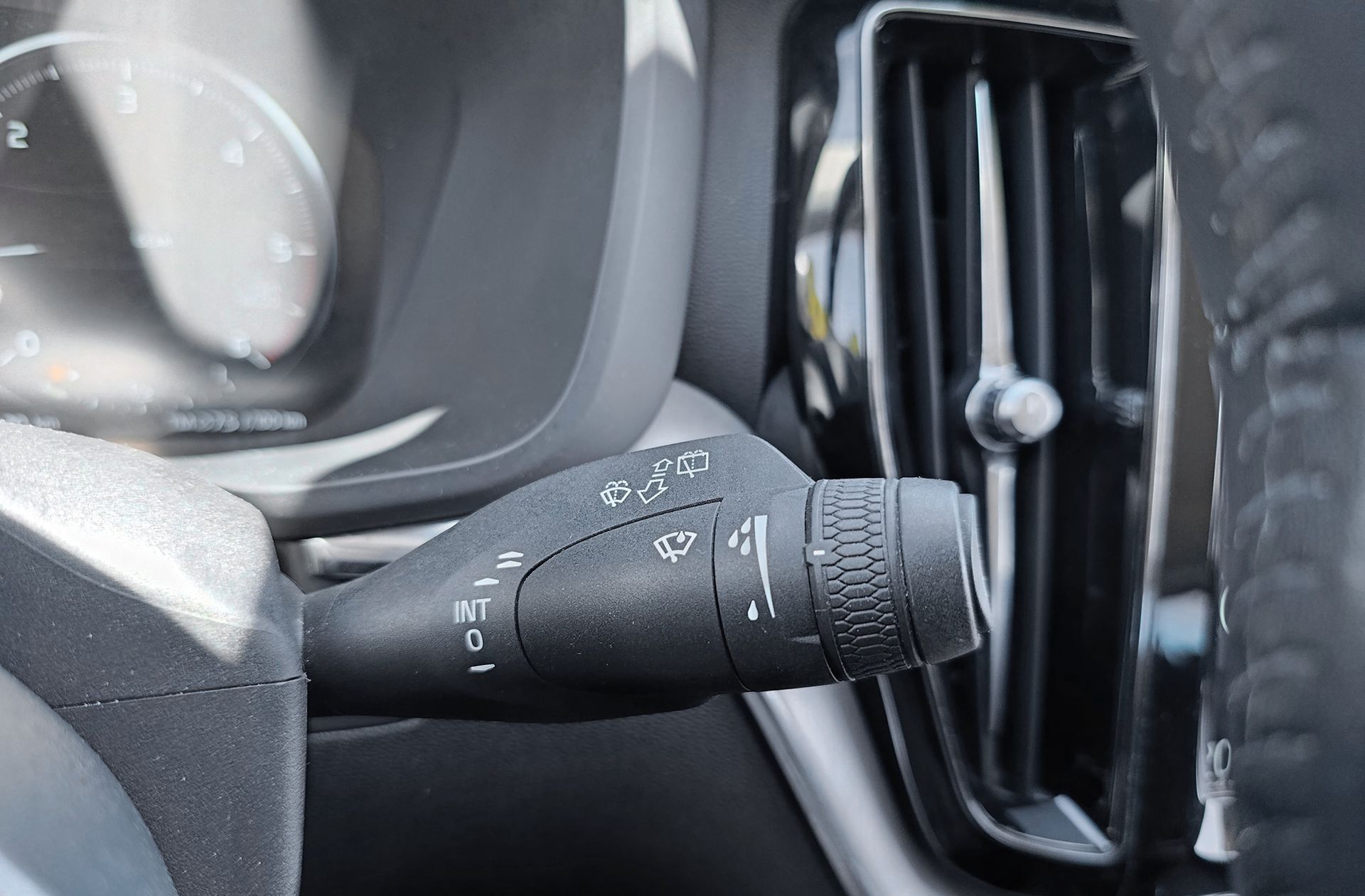 Volvo XC60 D3 Business Plus - foto 29