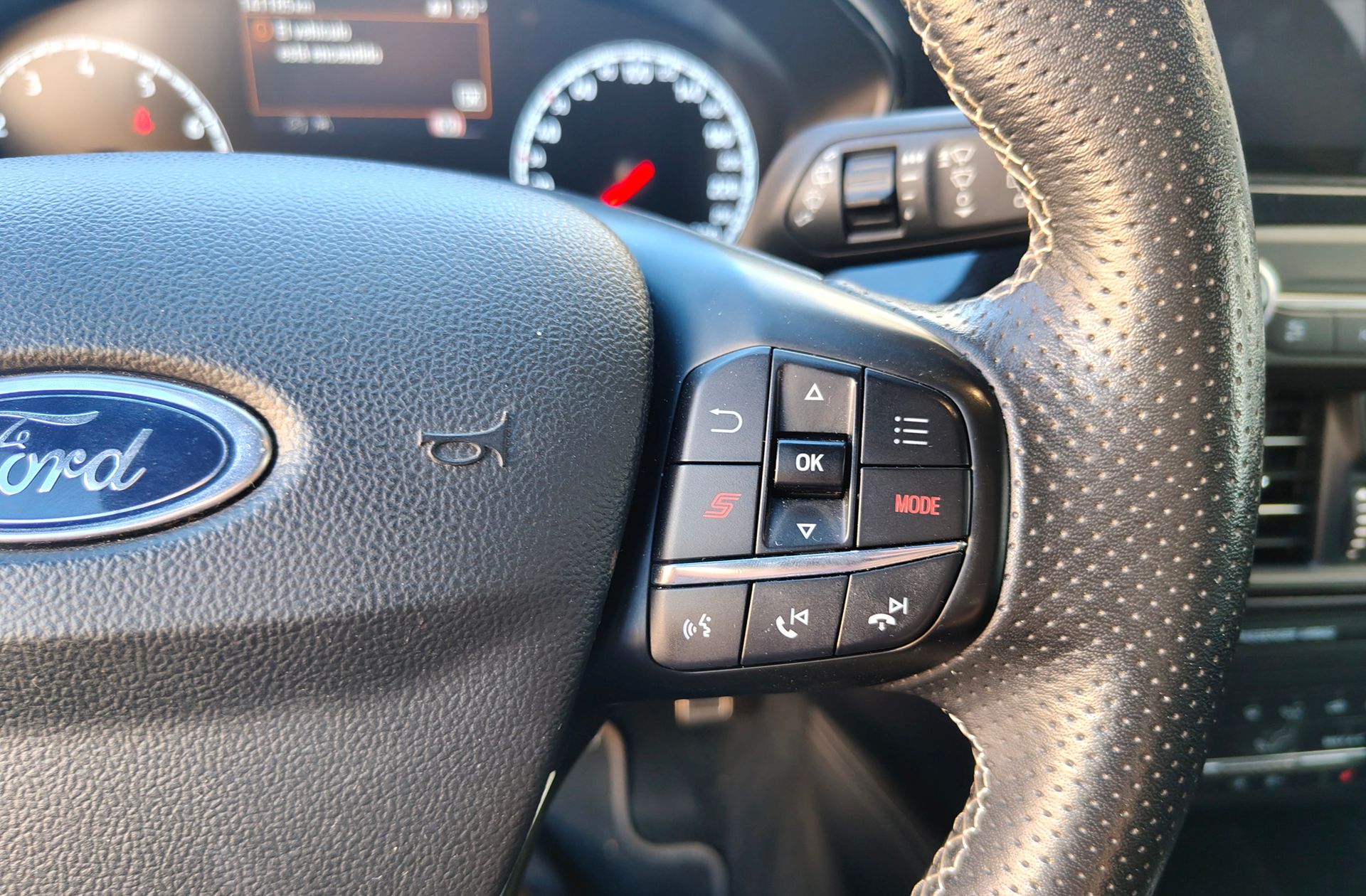 Ford Focus 2.3 EcoBoost ST - foto 26