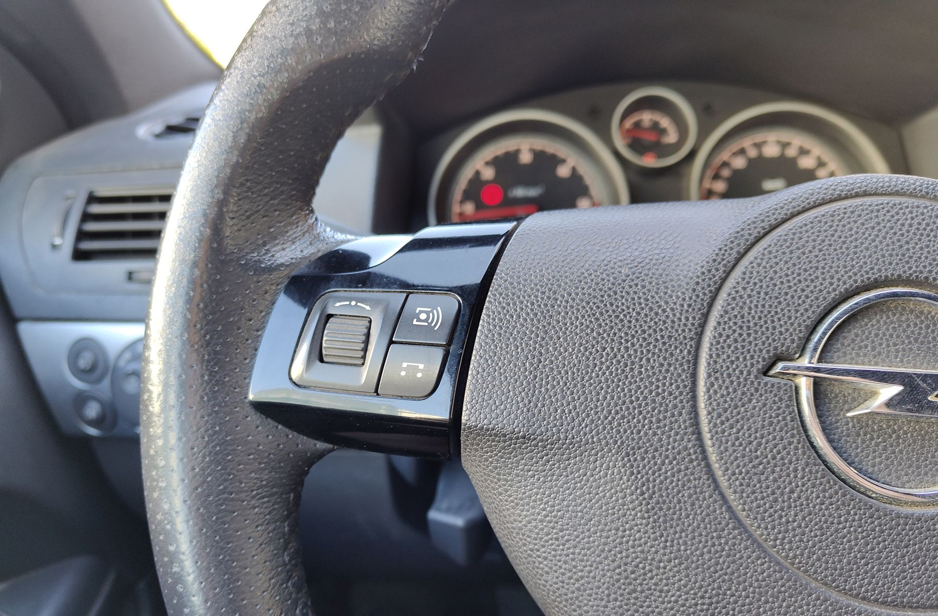 Opel Astra Cabrio 1.9 CDTI Twin Top Cosmo - foto 22