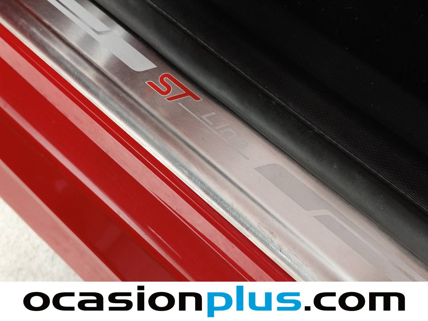 Foto Ford Focus Ford Focus 1.0 Ecoboost ST-Line Black&Red (125 CV)