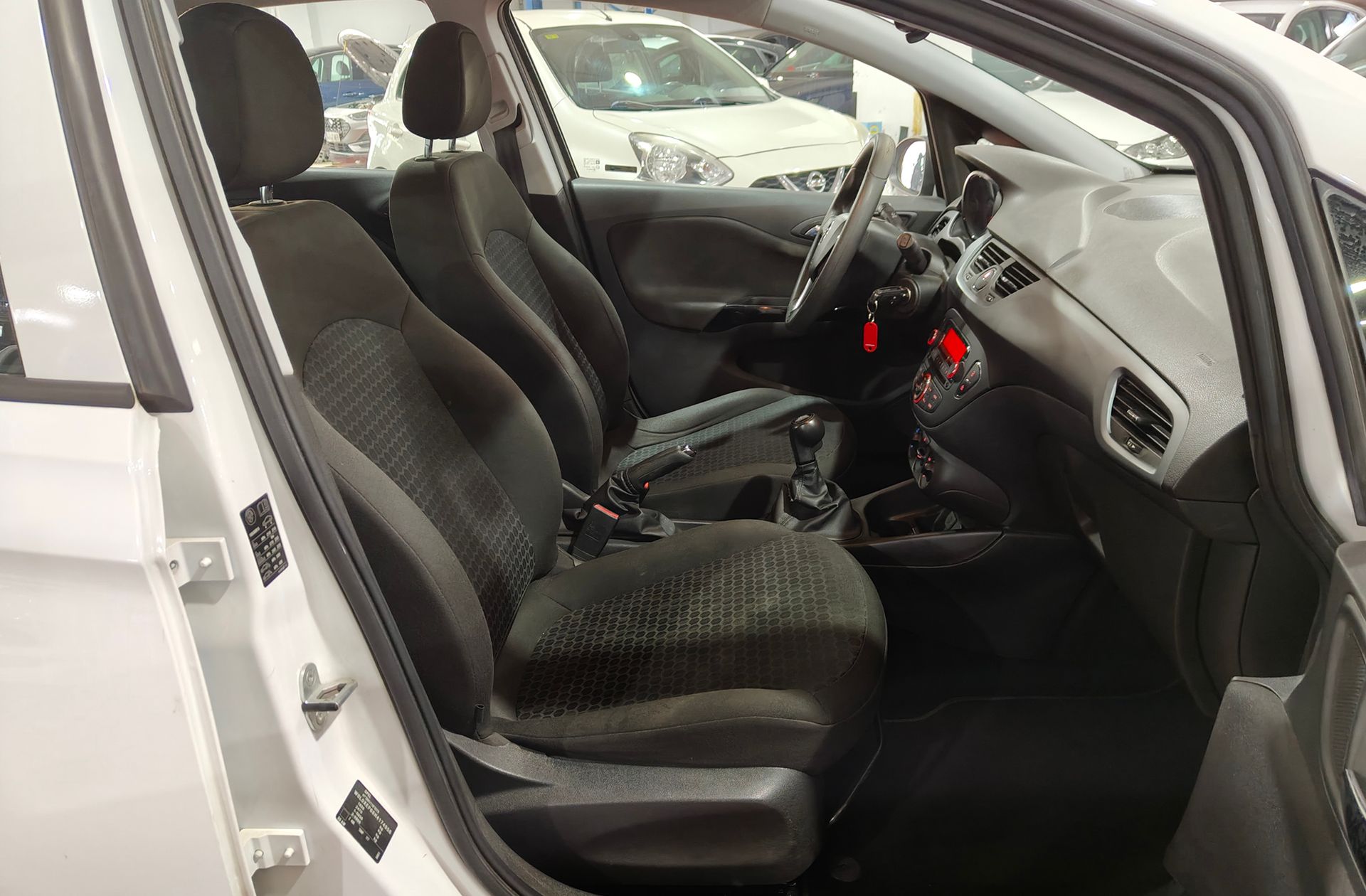 Opel Corsa 1.4 Expression - foto 14