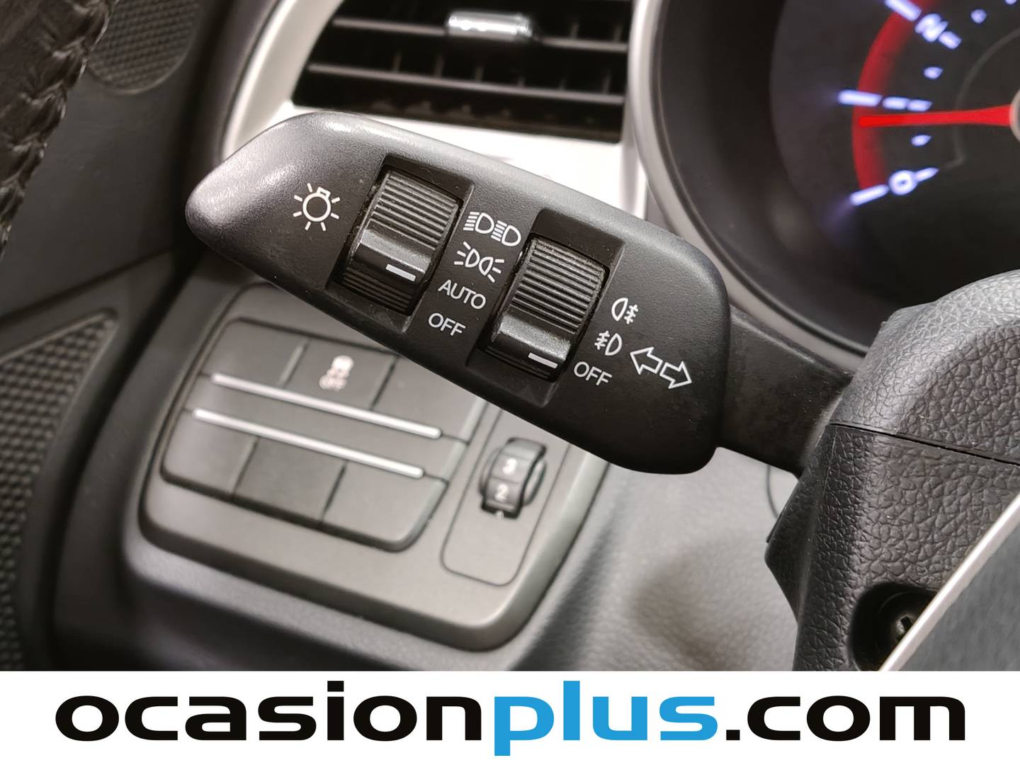Extras y acabados del SsangYong Tivoli SsangYong Tivoli G16 1.6 Limited 4x2 (128 CV)