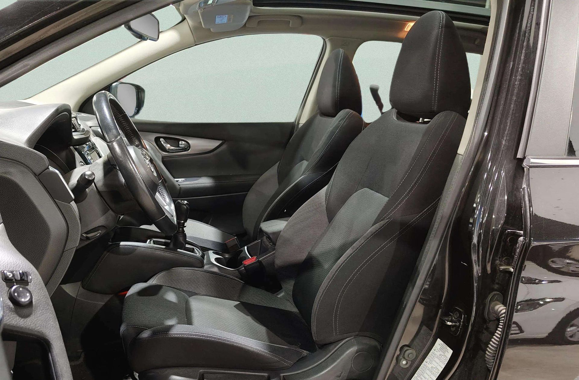 Nissan Qashqai DIG-T 115 N-Connecta - foto 11