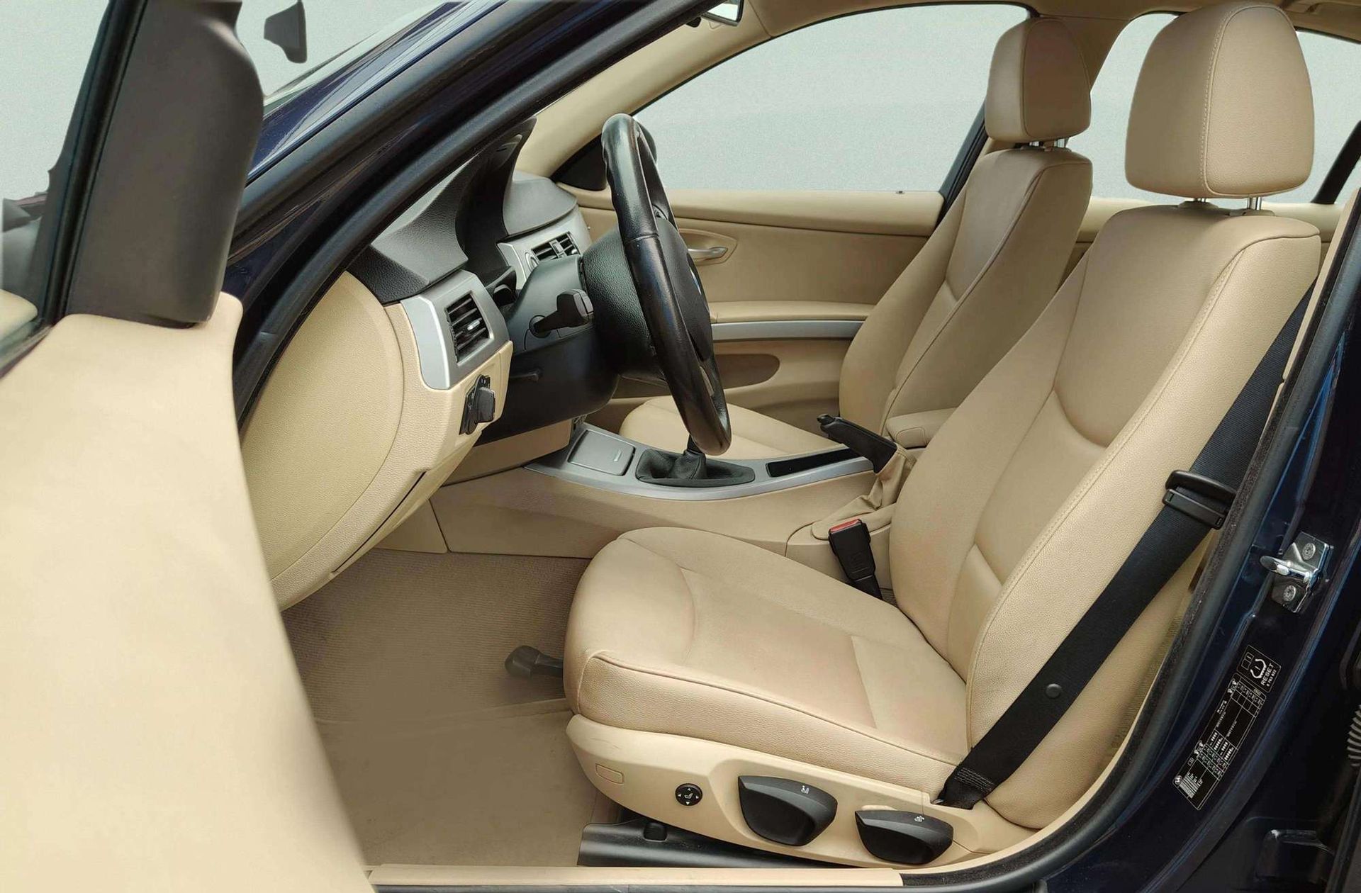 BMW Serie 3 318d - foto 8