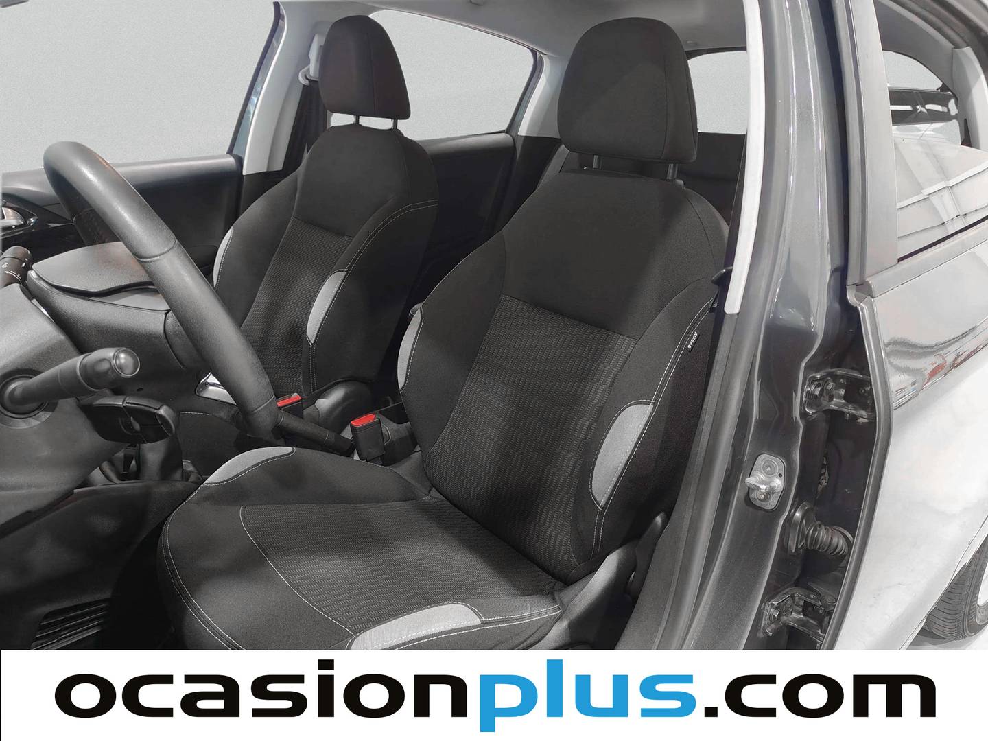 Foto asientos delanteros Peugeot 208 Peugeot 208 1.4 HDi Style (68 CV)