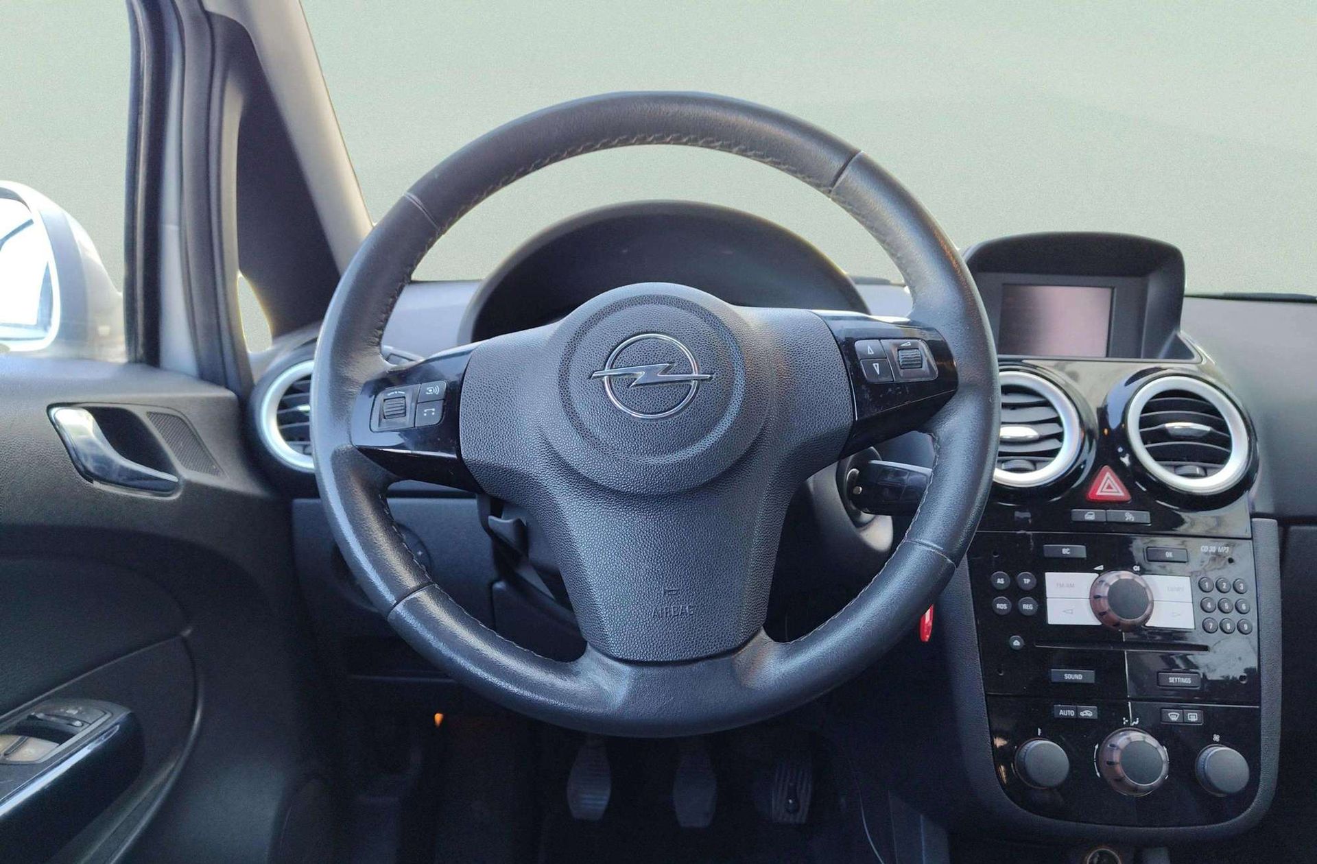 Opel Corsa 1.4 Cosmo - foto 18