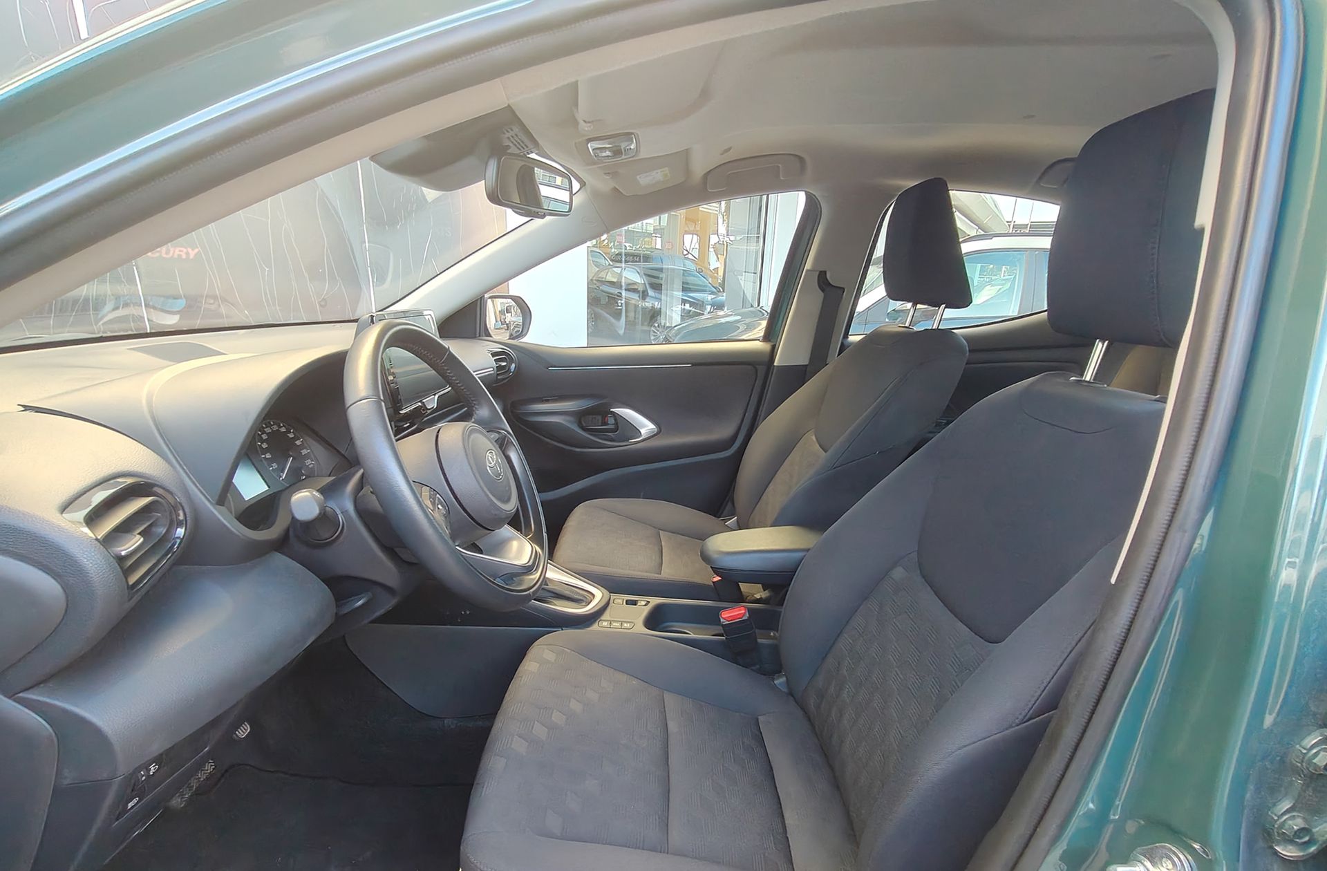 Toyota Yaris 120H Active Plus - foto 10