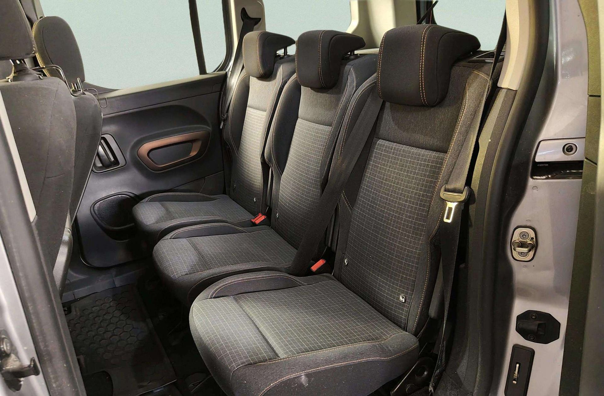 Peugeot Rifter BlueHDi 130 GT Line Standard EAT8 - foto 12