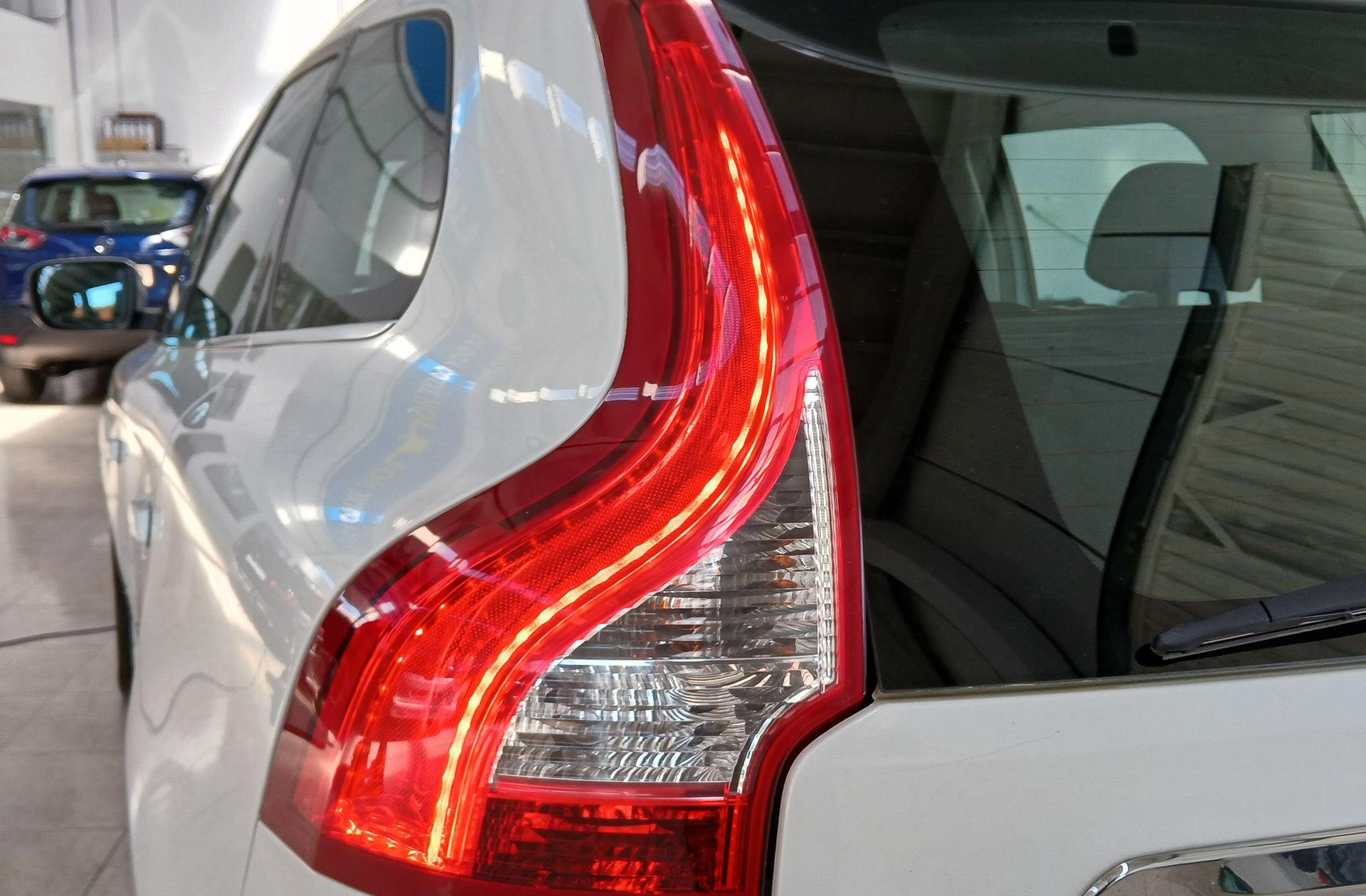 Volvo XC60 D4 Momentum - foto 13