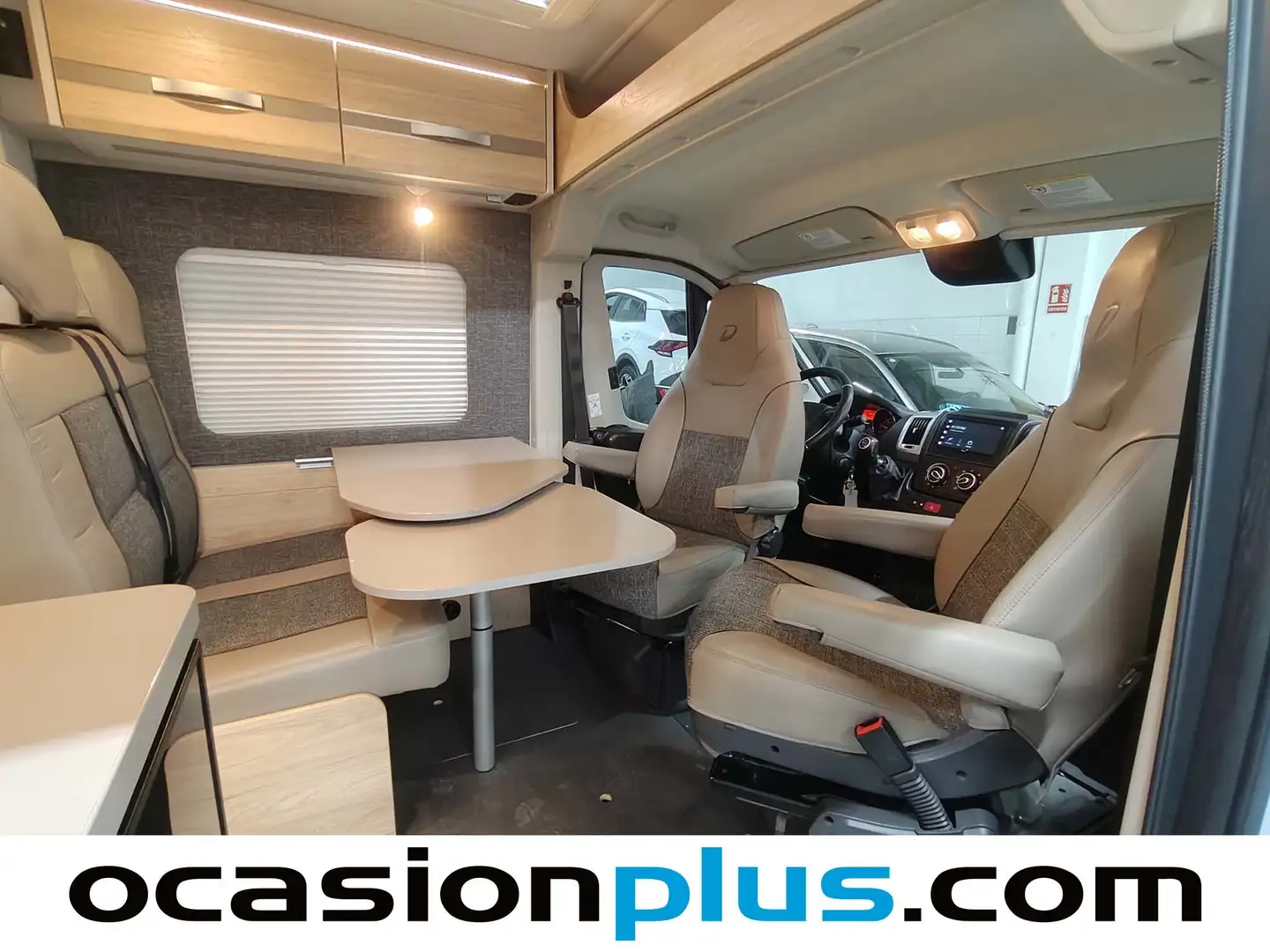 Foto Citroën Dethleffs Globetrail 640 DB 103KW (140 CV) Citroën Dethleffs Globetrail 640 DB 103KW (140 CV) 640 DB  Edition 90  (140 CV) ( 4 Plazas )