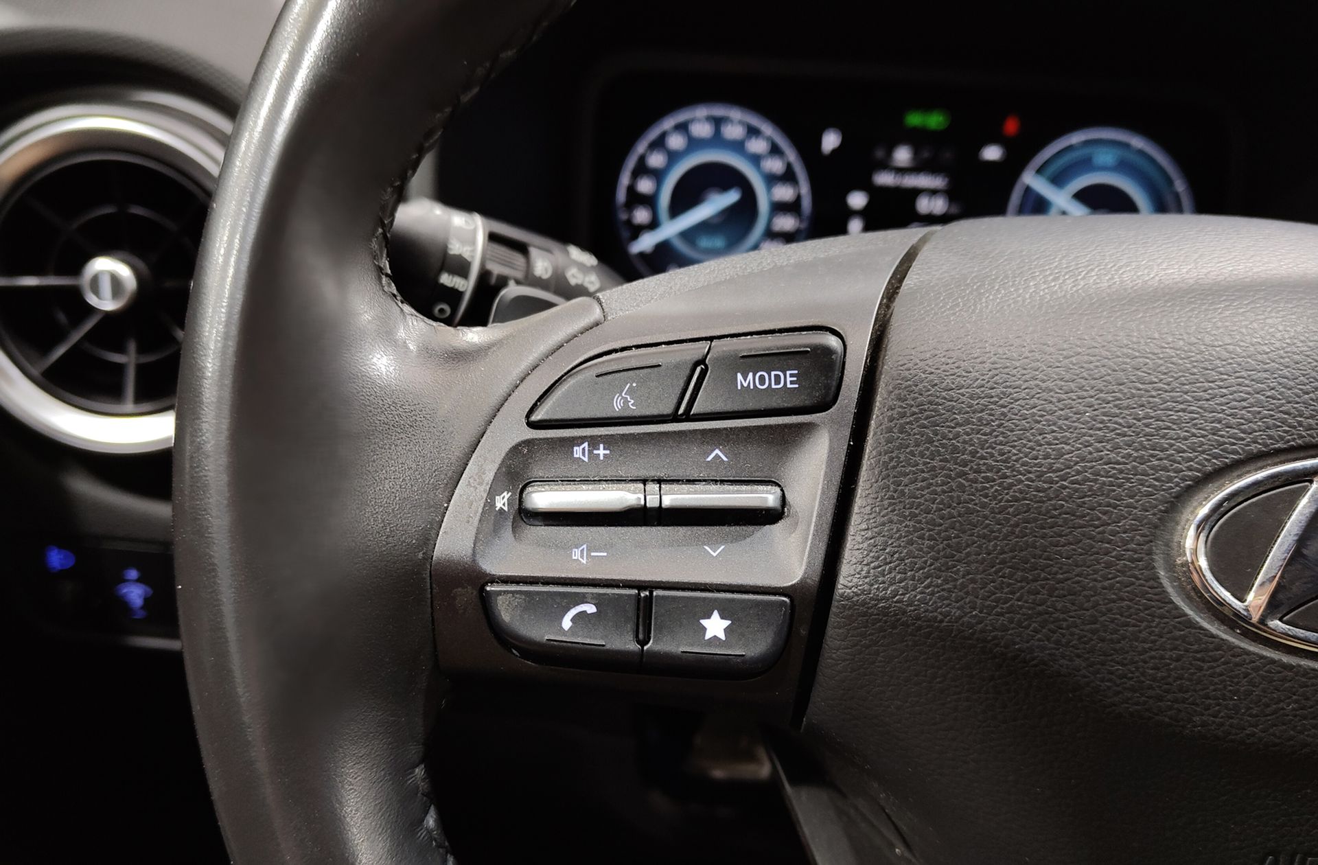 Hyundai Kona 1.6 GDI HEV Tecno 2C DCT - foto 30