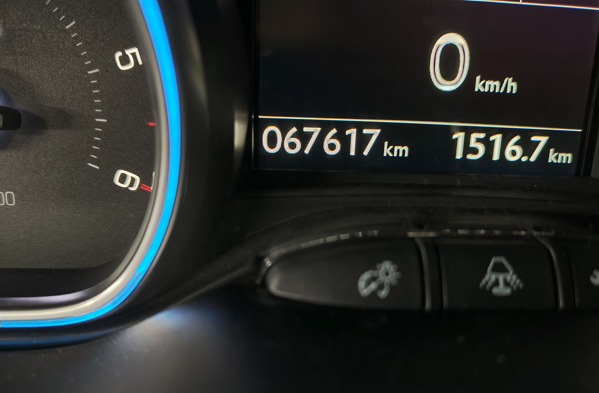 Peugeot 2008 BlueHDi 100 Allure - foto 12