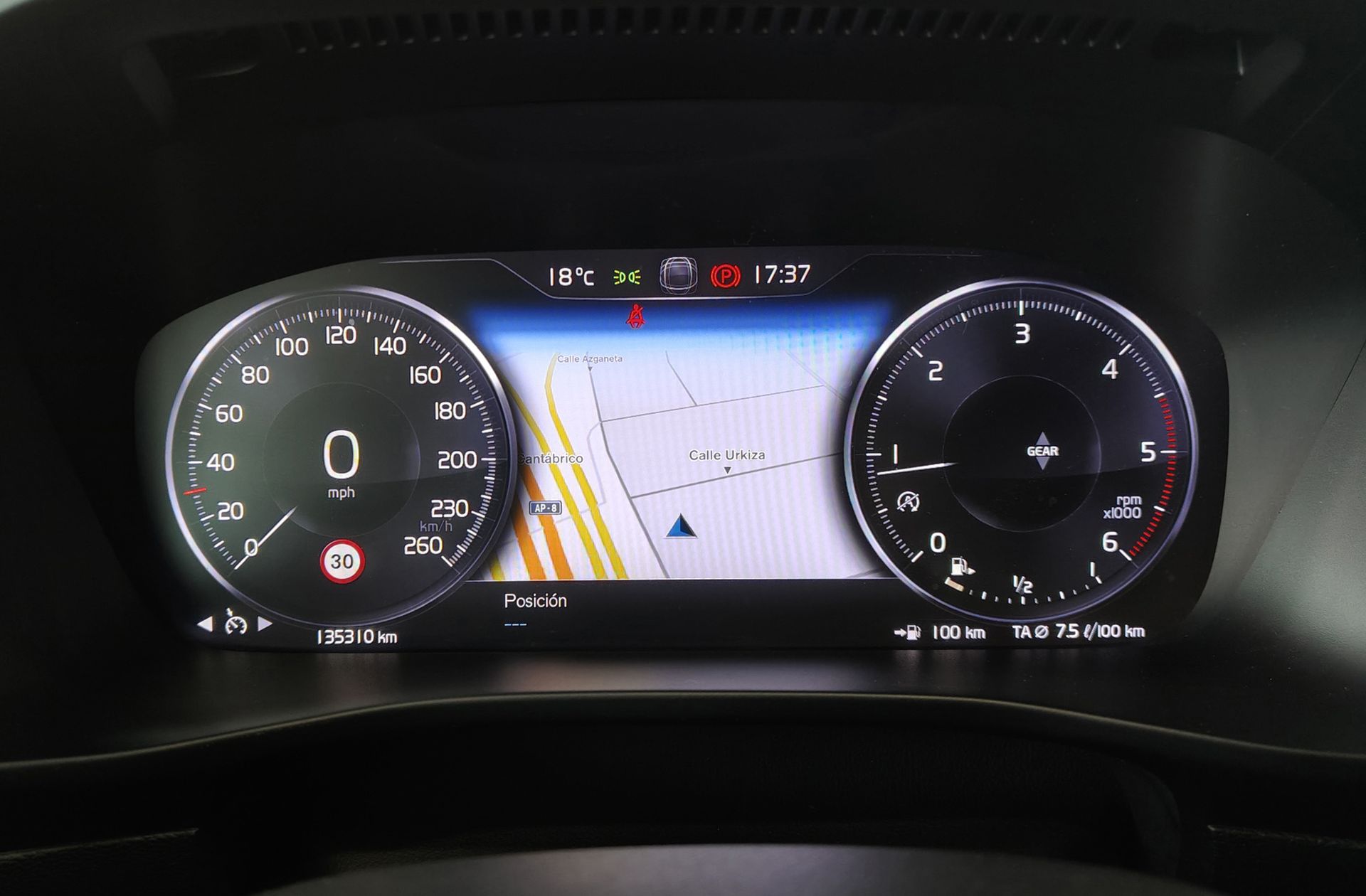 Volvo XC40 D3 Business Plus - foto 34