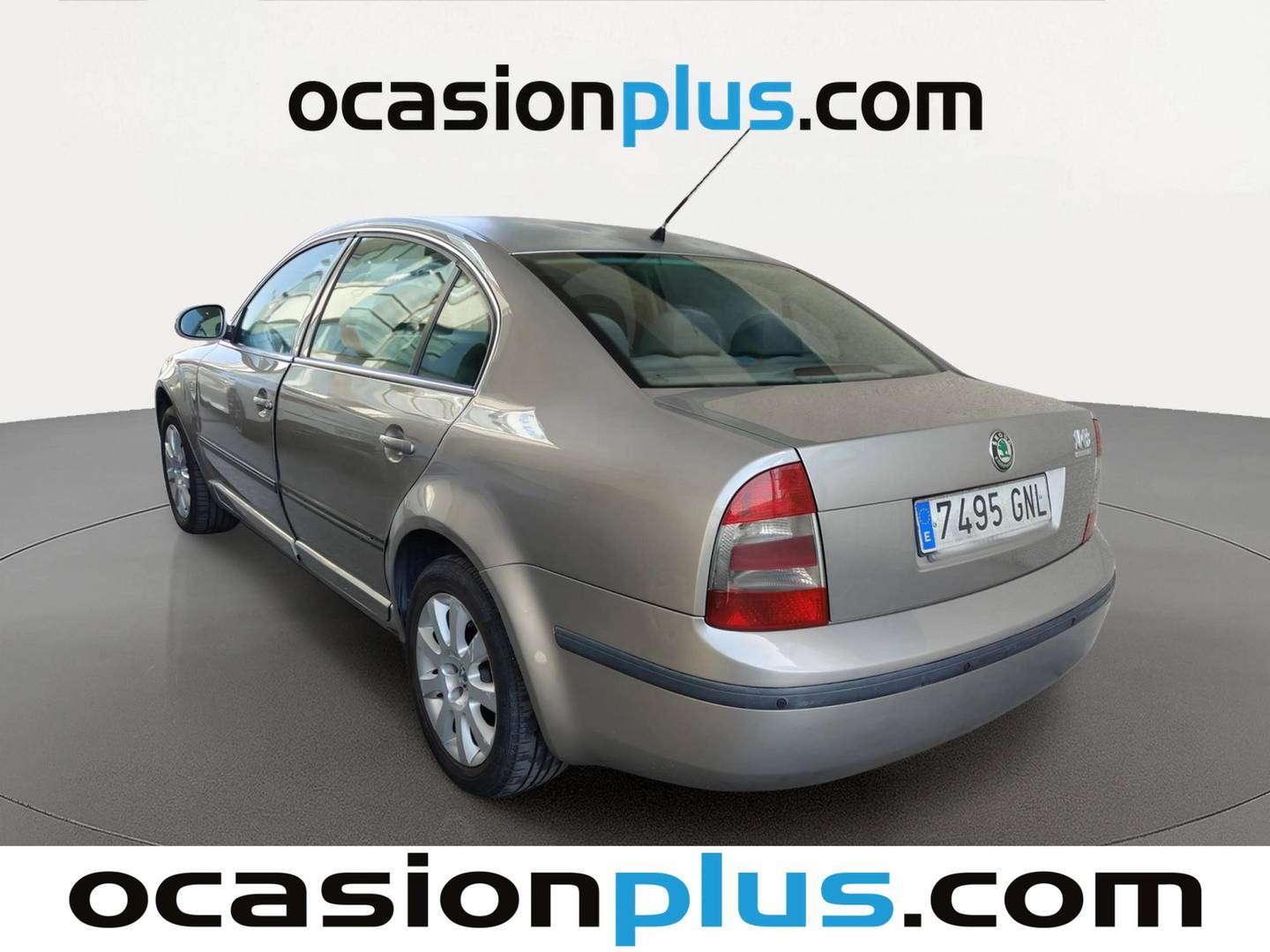 Foto trasera Skoda Superb Skoda Superb 2.0 TDI DPF Comfort (140 CV) izquierda
