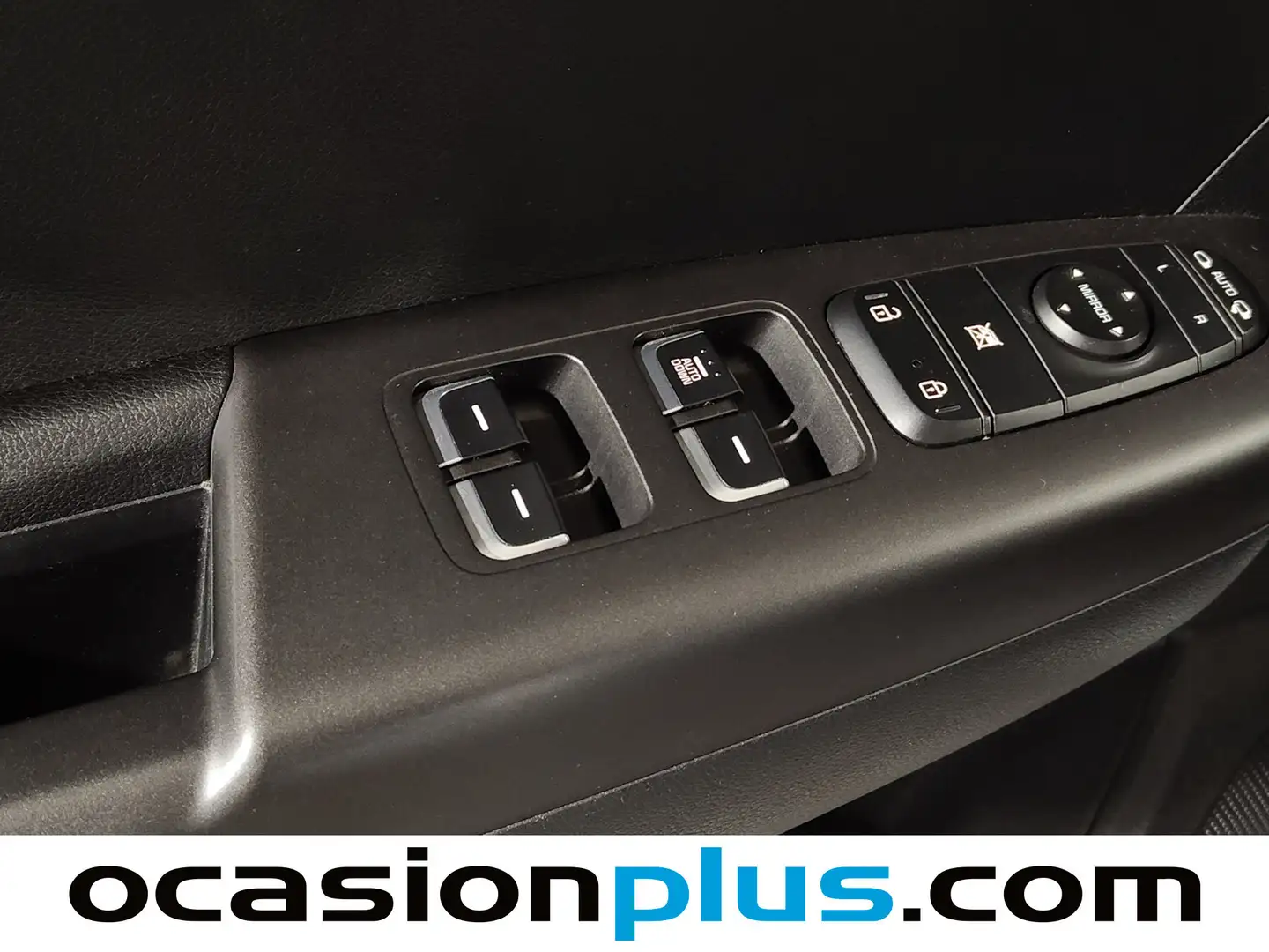 Foto KIA Sportage Kia Sportage 1.6 MHEV Business 4x2 (115 CV)