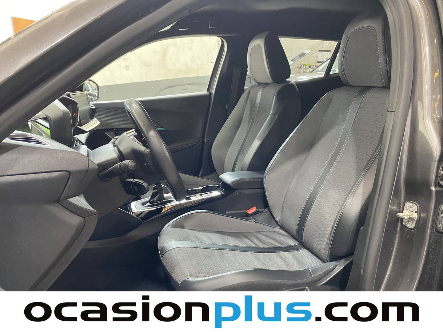 Foto asientos delanteros Peugeot 2008 Peugeot 2008 PureTech 100 S&S Allure Pack (100 CV)