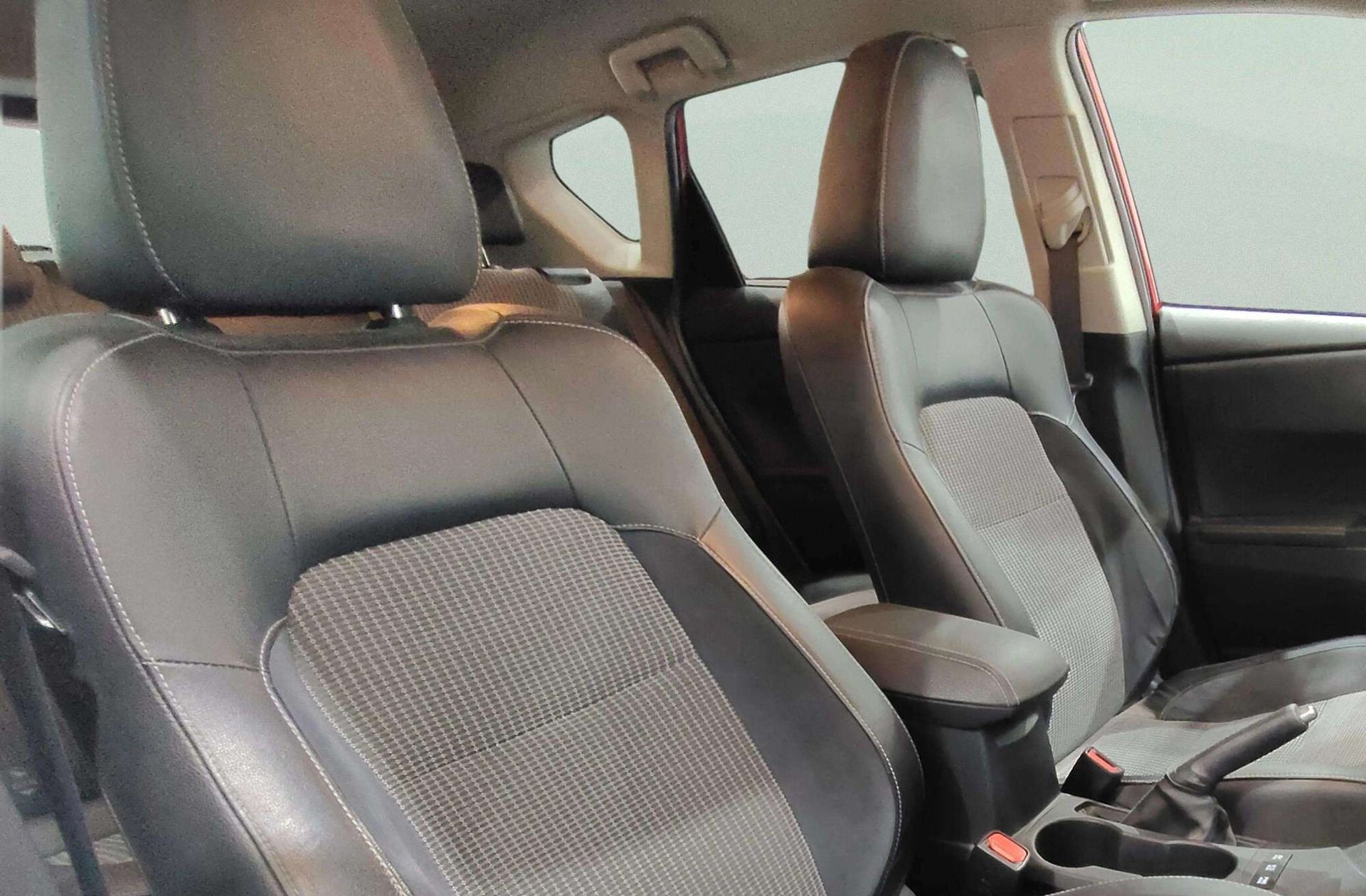 Toyota Auris 140H Hybrid Advance - foto 7