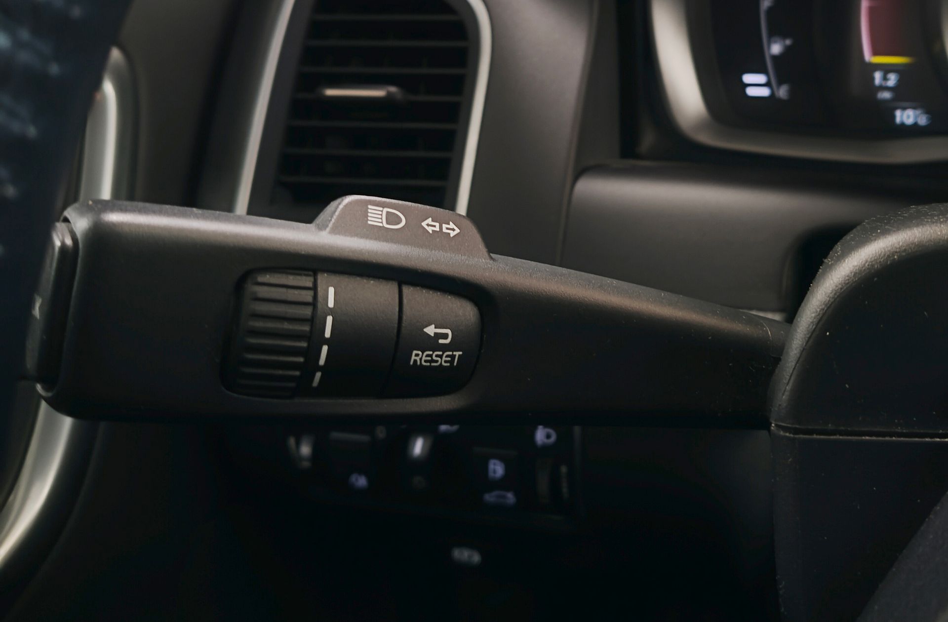 Volvo XC60 D3 Kinetic - foto 24