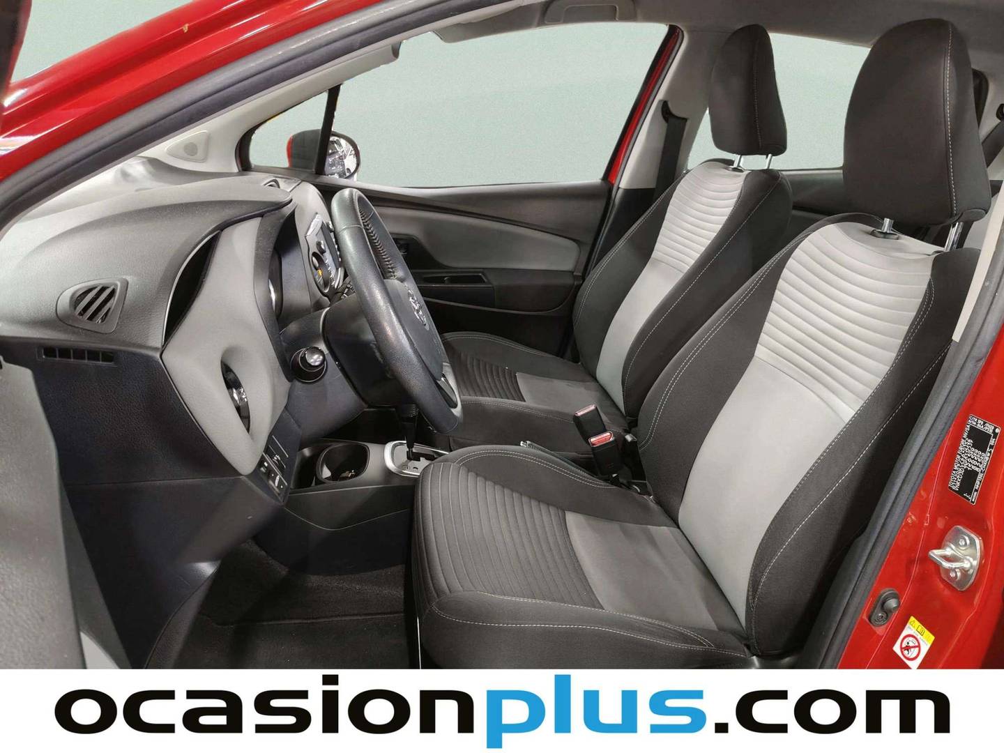 Foto asientos delanteros Toyota Yaris Toyota Yaris 1.5 Hybrid Active (100 CV)