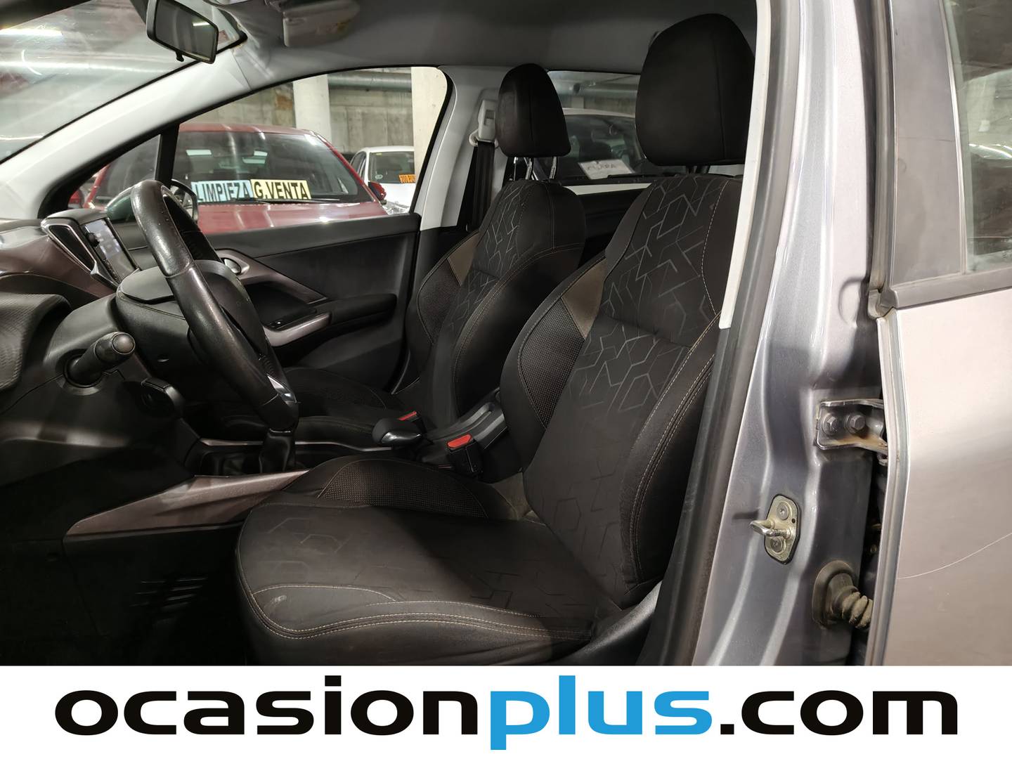 Foto asientos delanteros Peugeot 2008 Peugeot 2008 e-HDI 92 Active (92 CV)