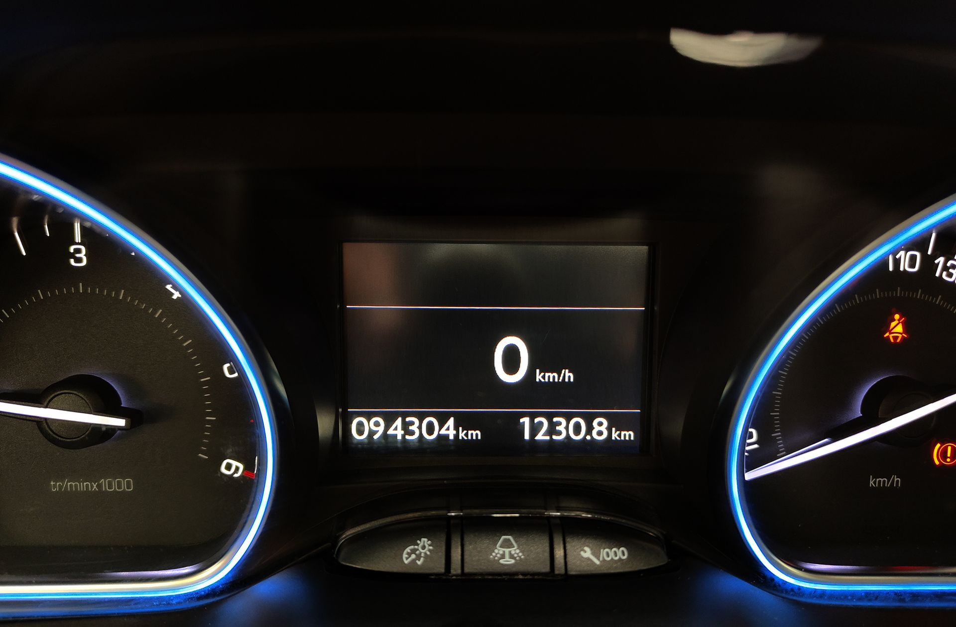 Peugeot 2008 BlueHDi 100 Allure - foto 12
