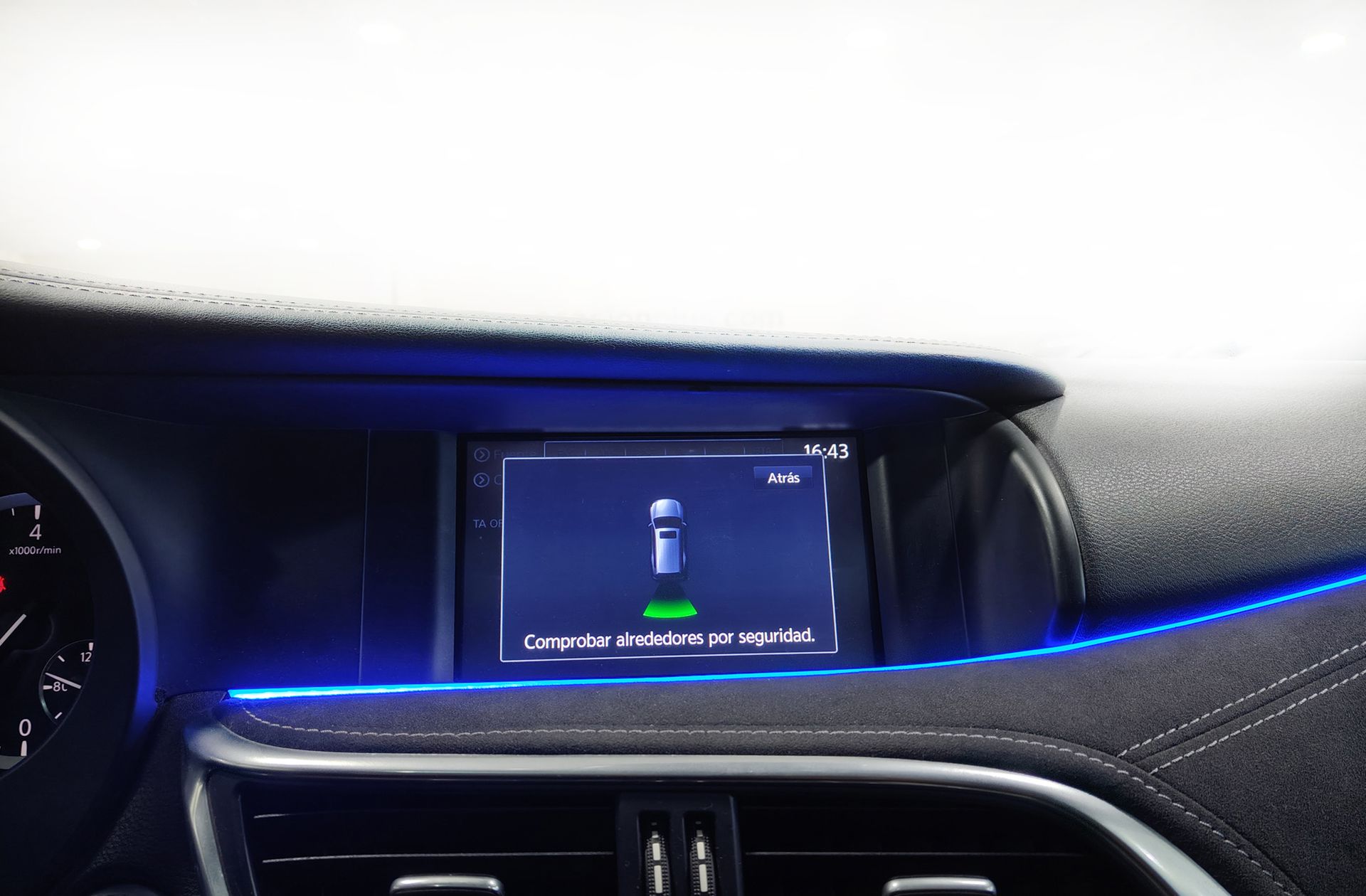 Infiniti Q30 1.5D Sport - foto 20