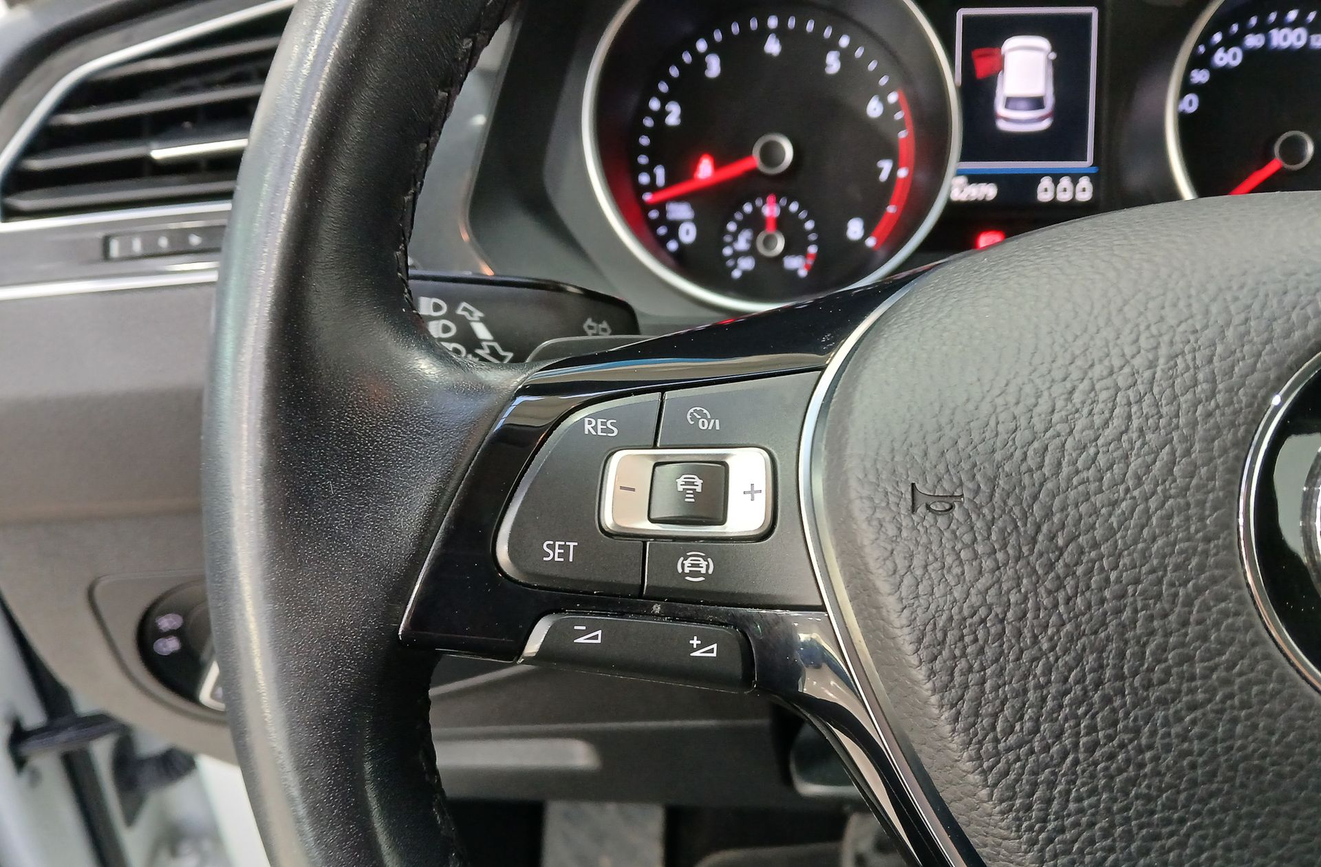Volkswagen Tiguan Advance 1.5 TSI DSG Pack R-Line - foto 29