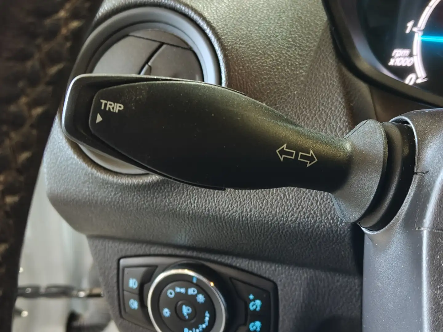 Foto Ford Transit Courier Ford Transit Courier Furgon 1.5 TDCI Trend (100 CV)