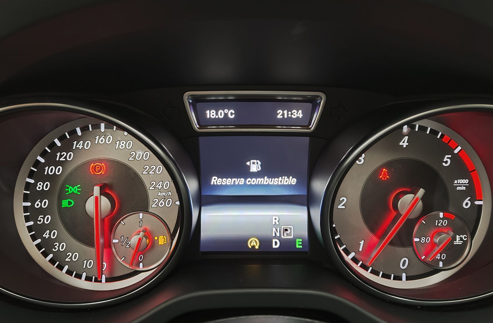 Mercedes-Benz GLA 200 CDI Style - foto 25