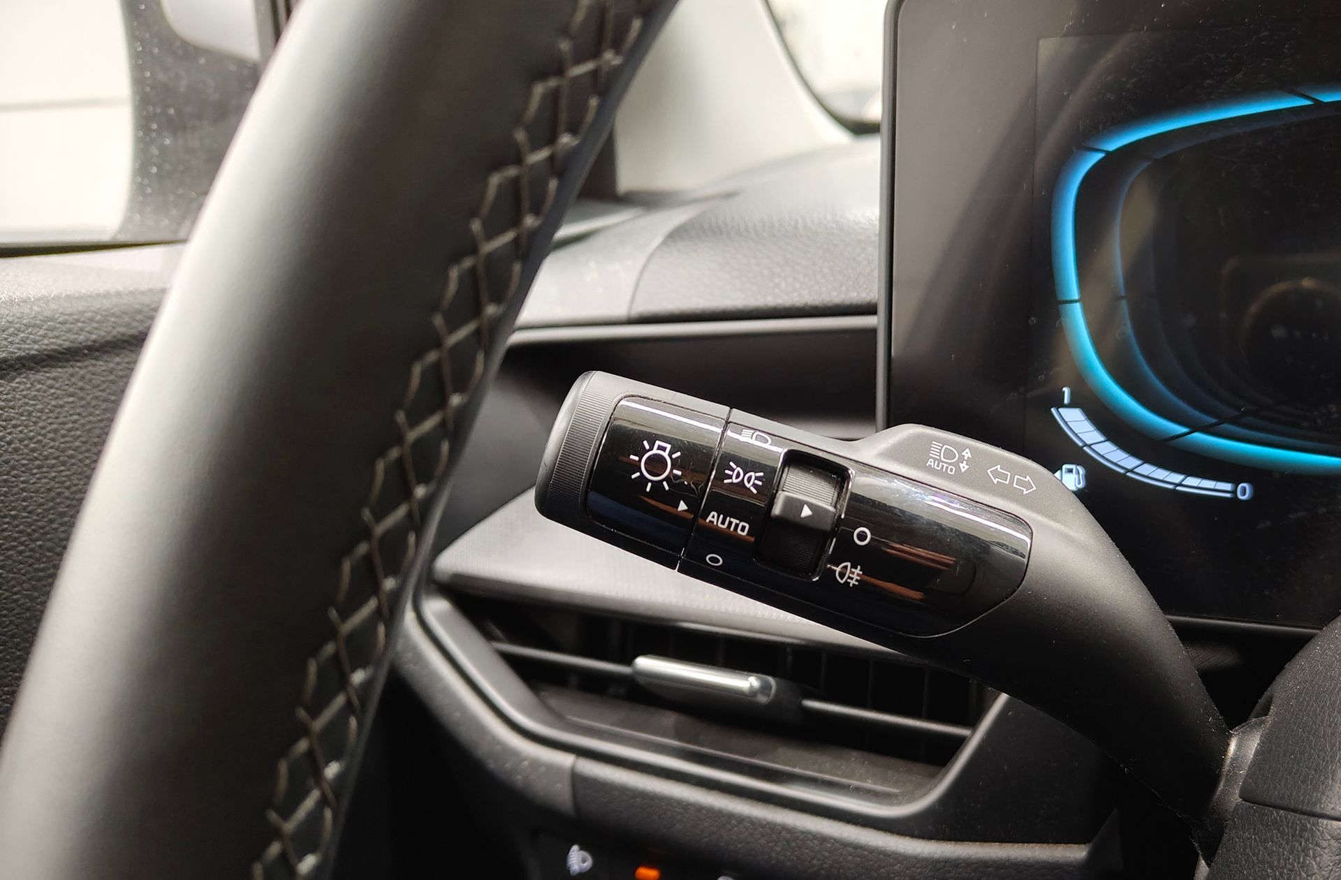 Kia Stonic 1.0 T-GDi MHEV Concept - foto 23