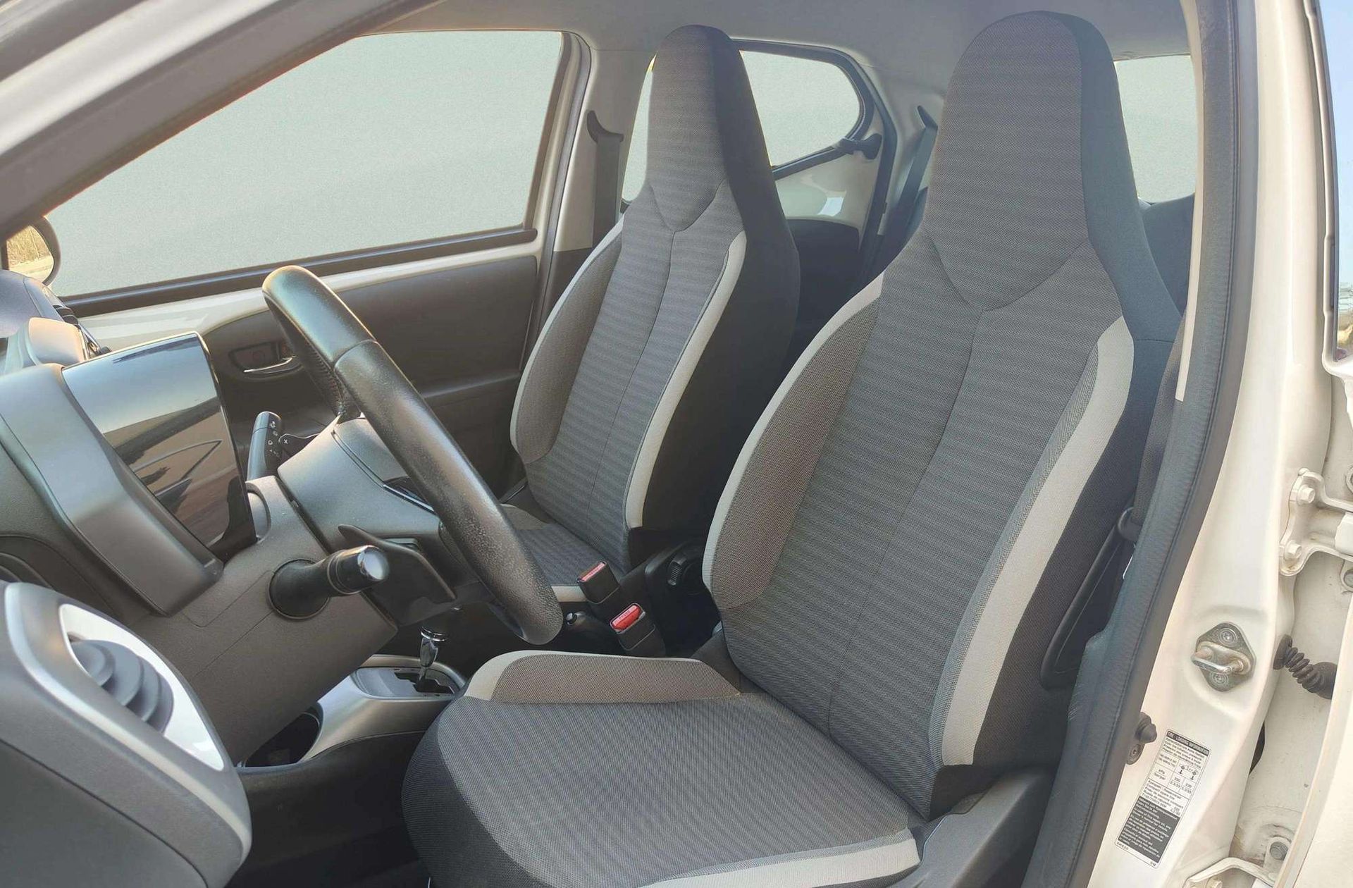 Toyota Aygo 1.0 70 x-play - foto 10