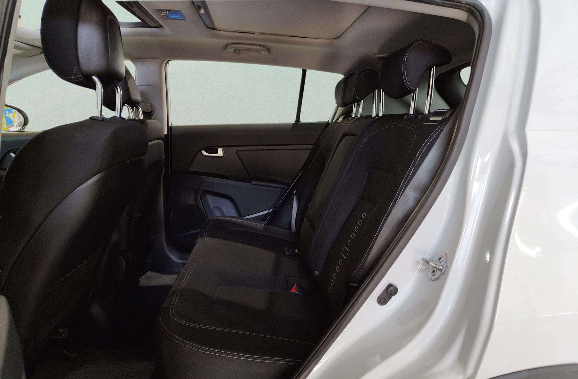 Kia Sportage 2.0 CRDi VGT Drive 4x2 - foto 13