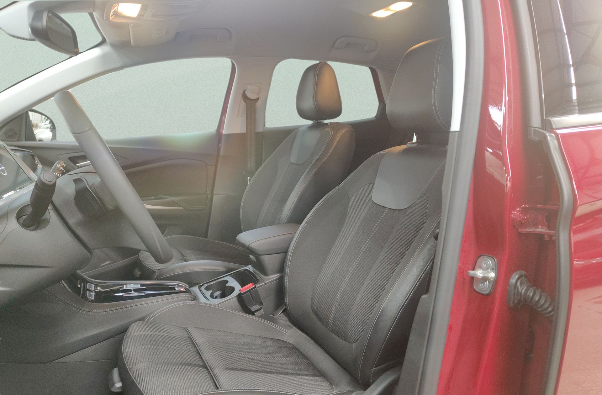Opel Grandland 1.2T XHT Hybrid GS eDCT6 - foto 10