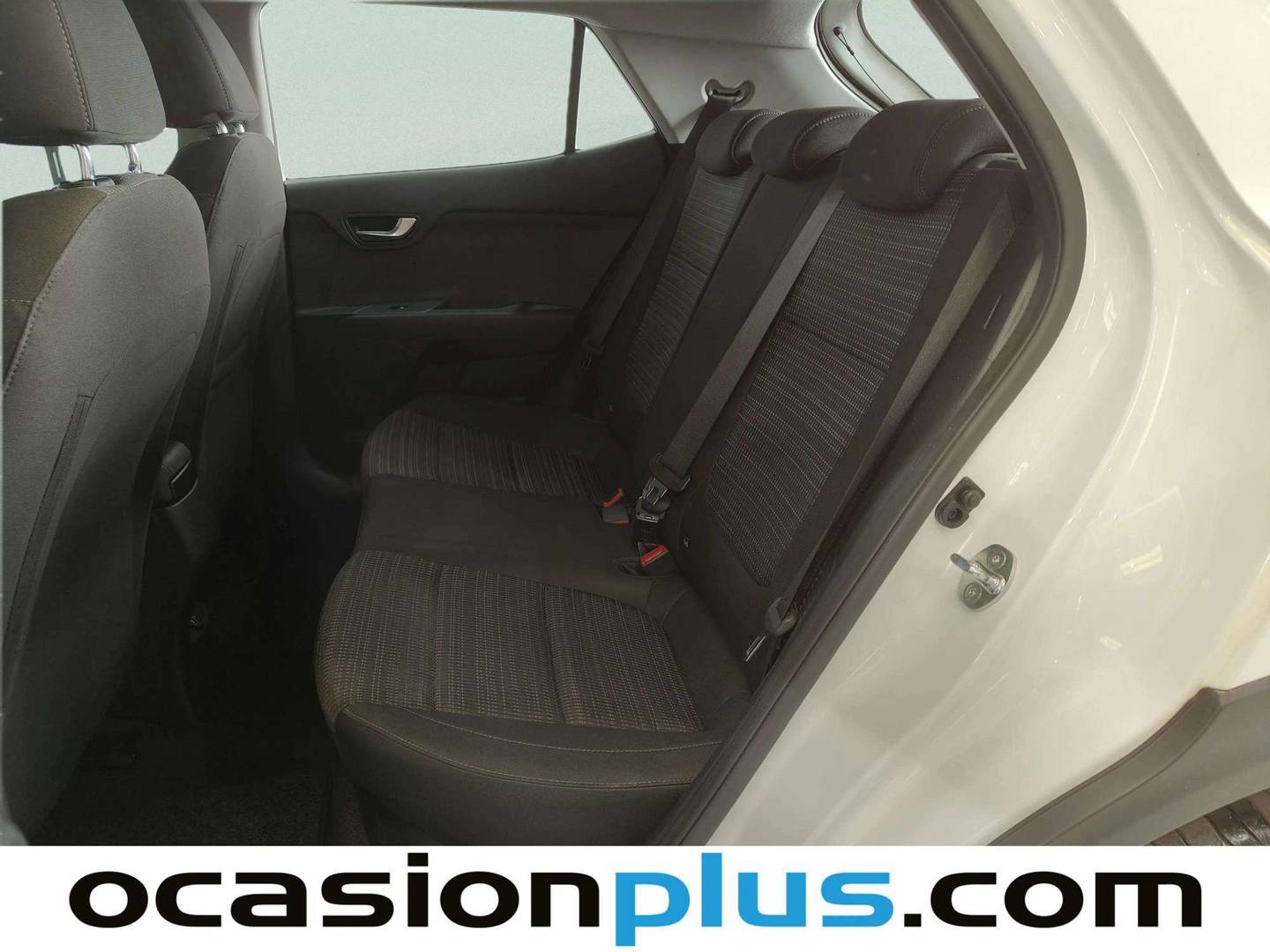 Foto asientos traseros KIA Stonic KIA Stonic 1.0 T-GDi MHEV Drive (100 CV)