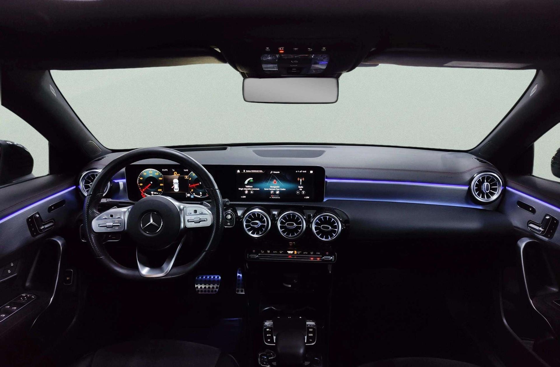 Mercedes-Benz CLA 200 Pack AMG - foto 8
