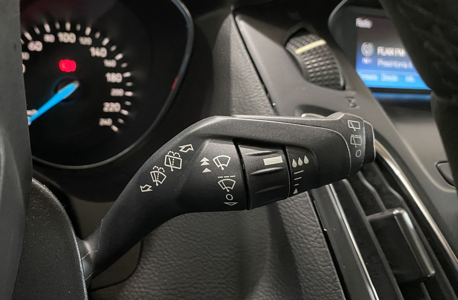 Ford Focus 1.0 EcoBoost Trend+ - foto 23