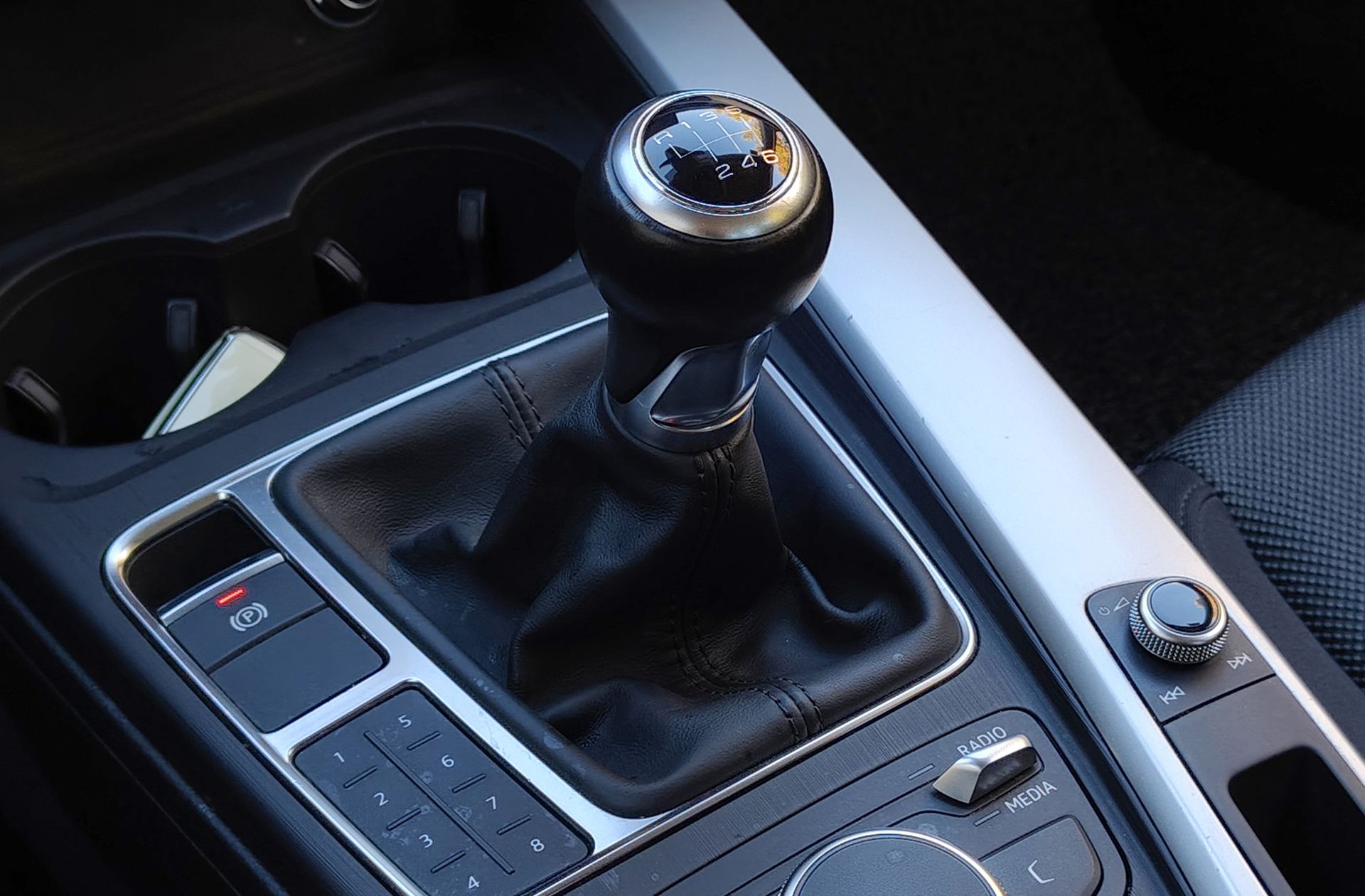 Audi A4 Advanced edition 2.0 TDI - foto 5