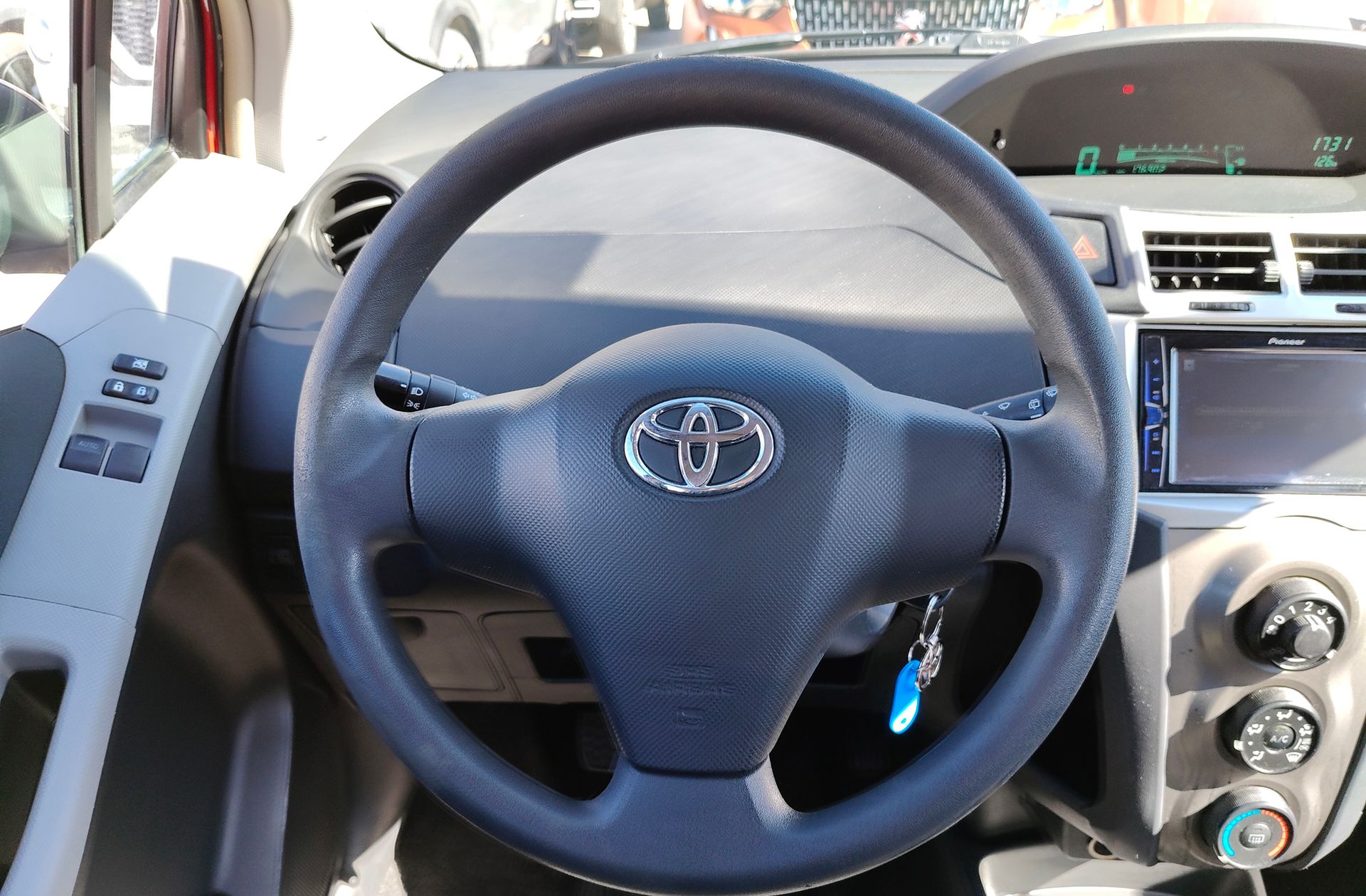 Toyota Yaris 1.4D-4D TS - foto 17