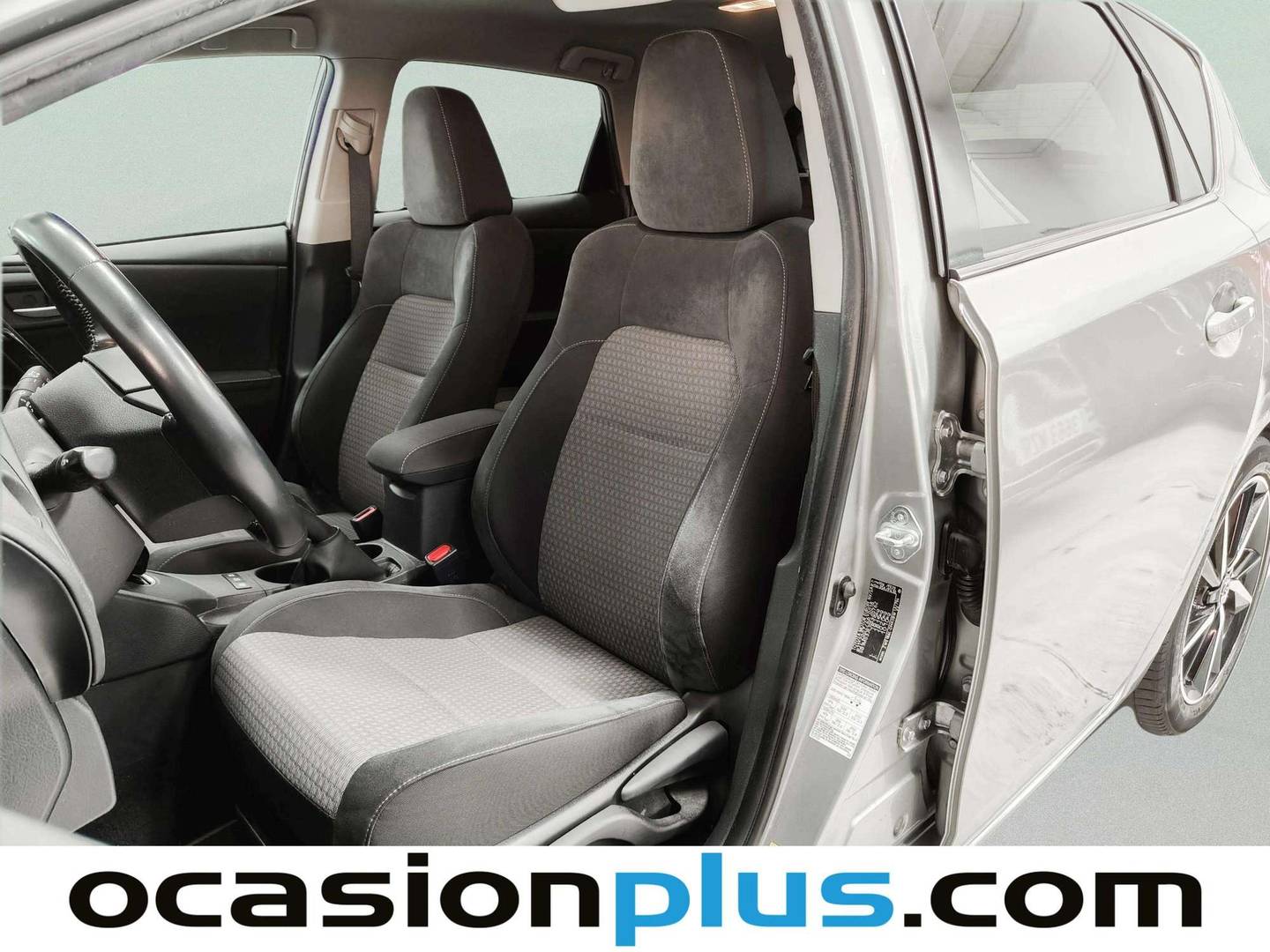 Foto asientos delanteros Toyota Auris Toyota Auris 140H Hybrid Feel! (136 CV)