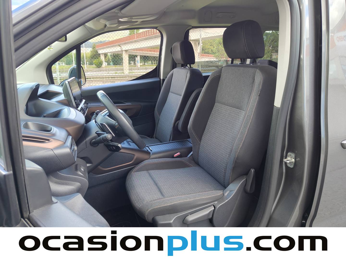 Foto Peugeot Rifter Peugeot Rifter PureTech 130 GT Long EAT8 (130 CV)