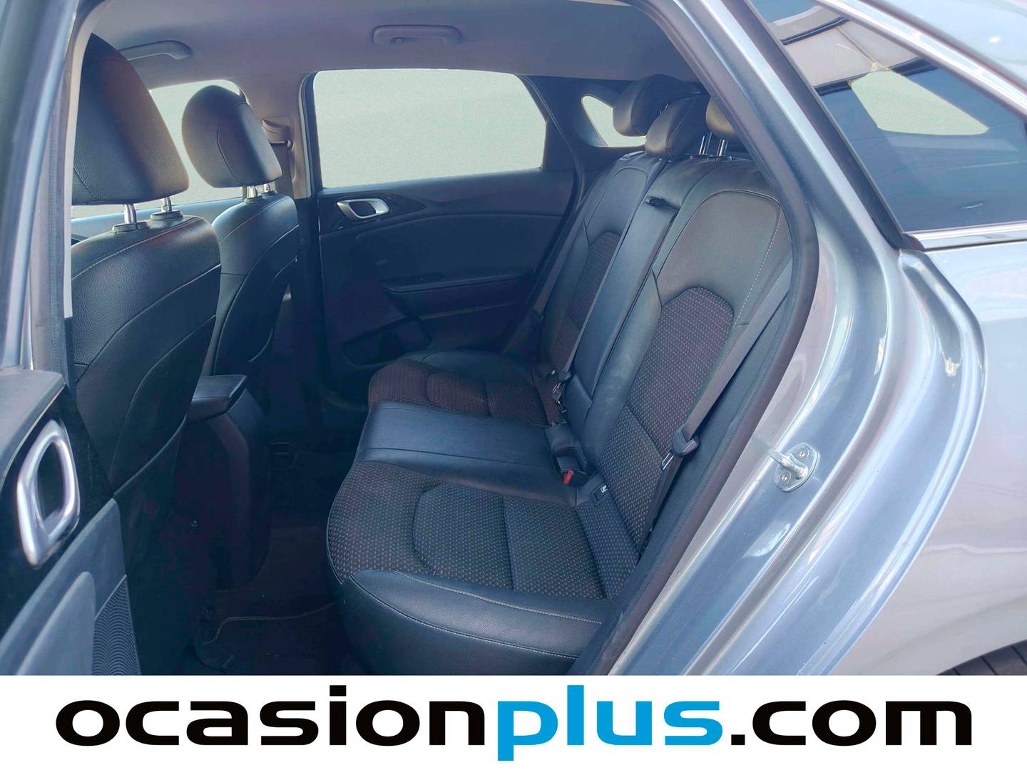 Foto asientos traseros KIA Ceed KIA Ceed 1.0 T-GDi Tech (120 CV)