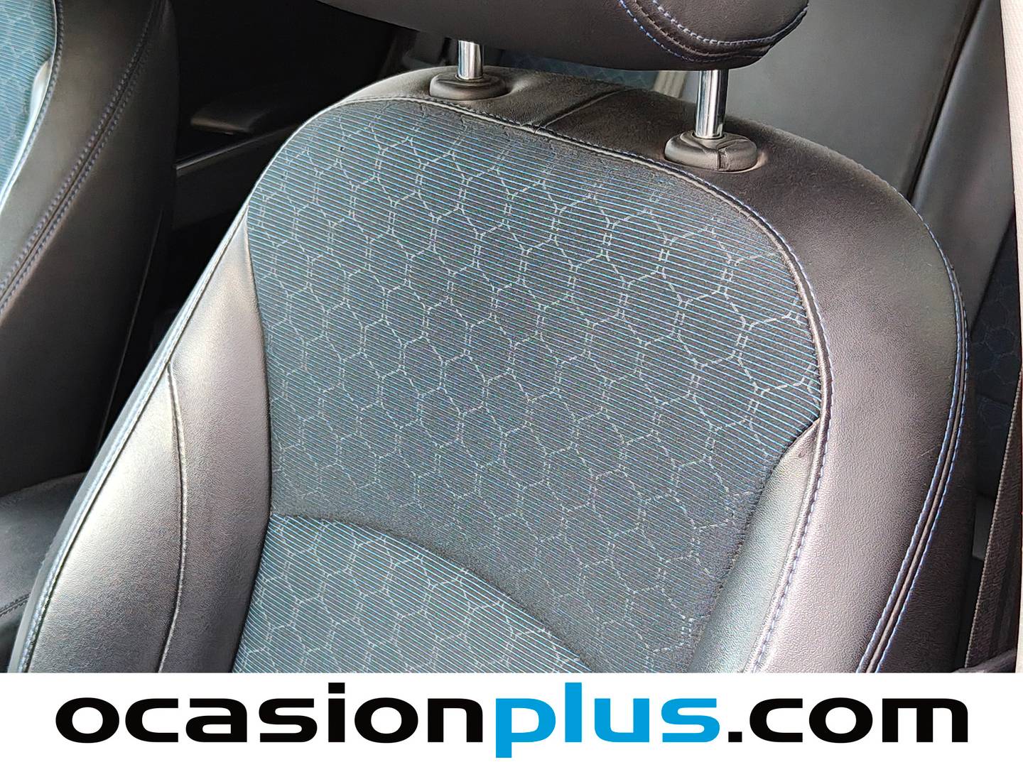 Extras y acabados del SsangYong Tivoli SsangYong Tivoli G16 1.6 Limited 4x2 (128 CV)