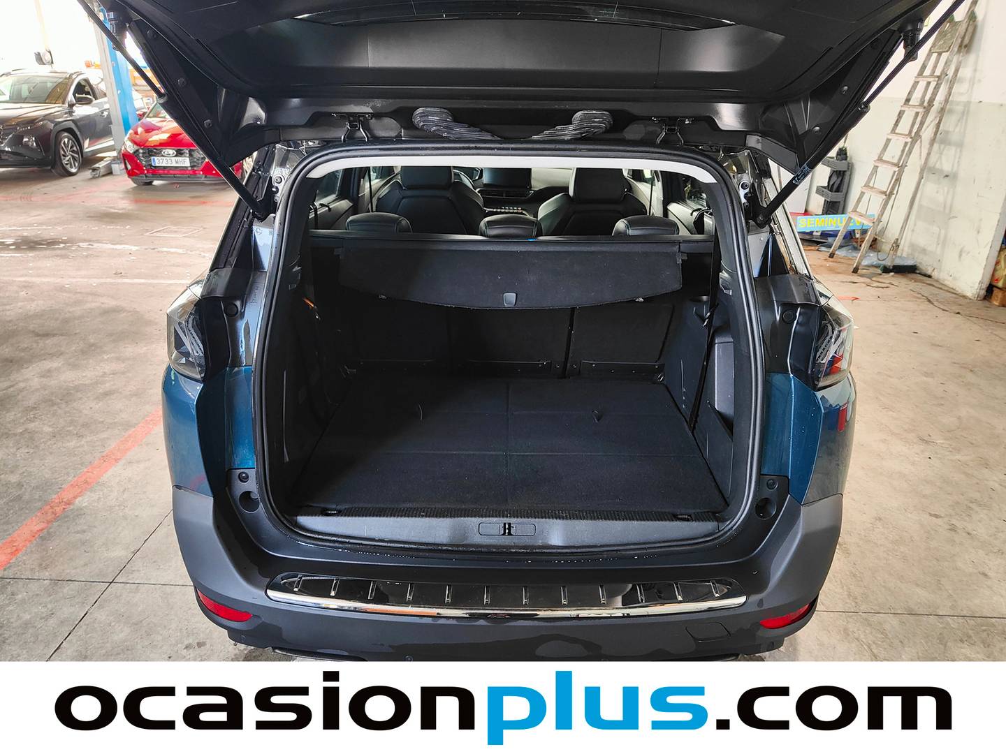 Foto Peugeot 5008 Peugeot 5008 PureTech 130 S&S Allure Pack EAT8 (130 CV) 7 Plazas siete plazas