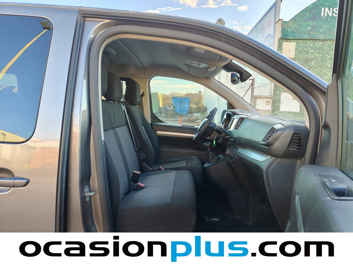 Foto Peugeot Traveller Peugeot Traveller 2.0 BlueHDi Business Standard (150 CV) 9 PLAZAS